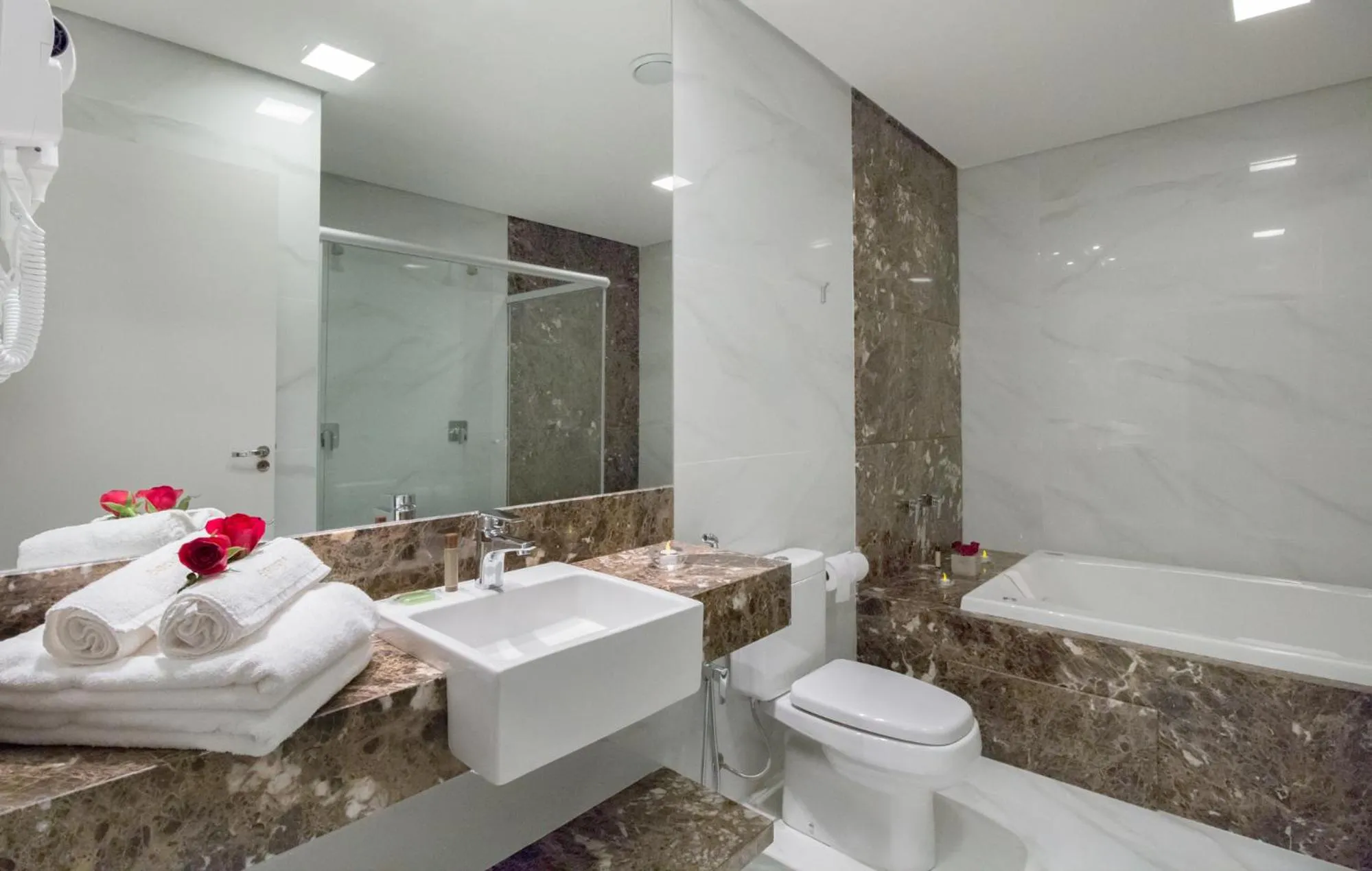 Hot Tub in Gran Executive Hotel