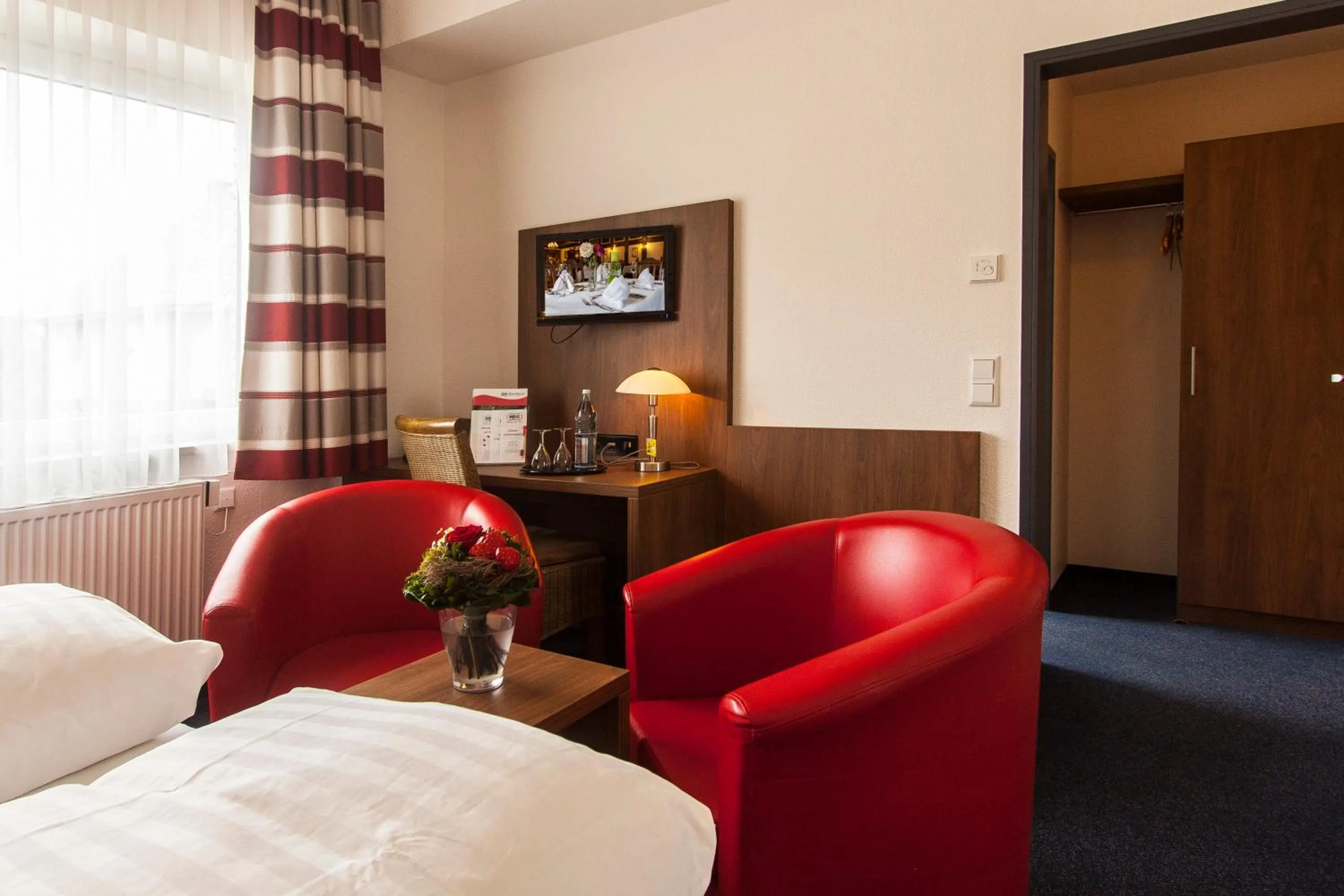 Photo of the whole room, Bed in Hotel Brügge