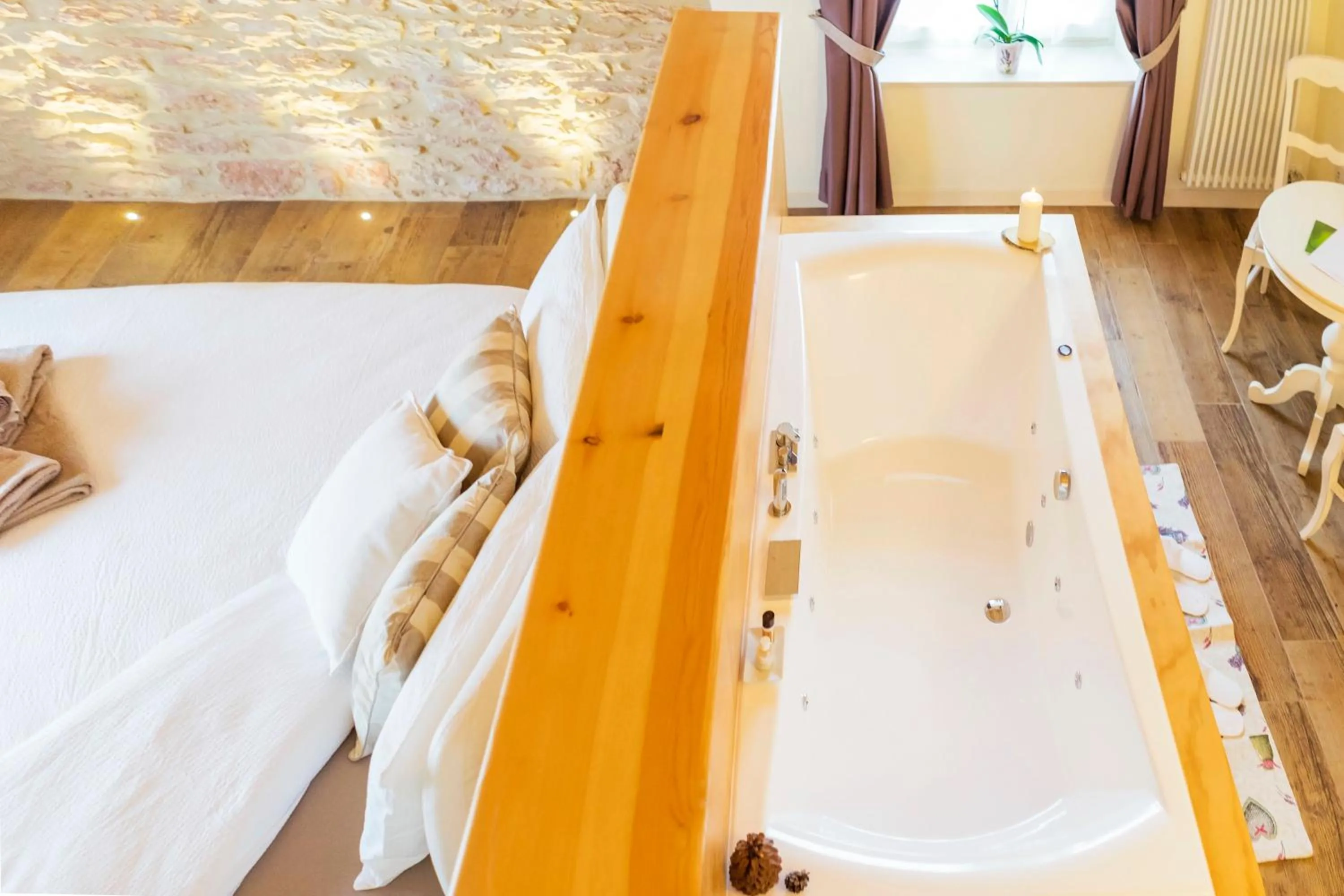 Hot Tub in Casa Leon d'Oro