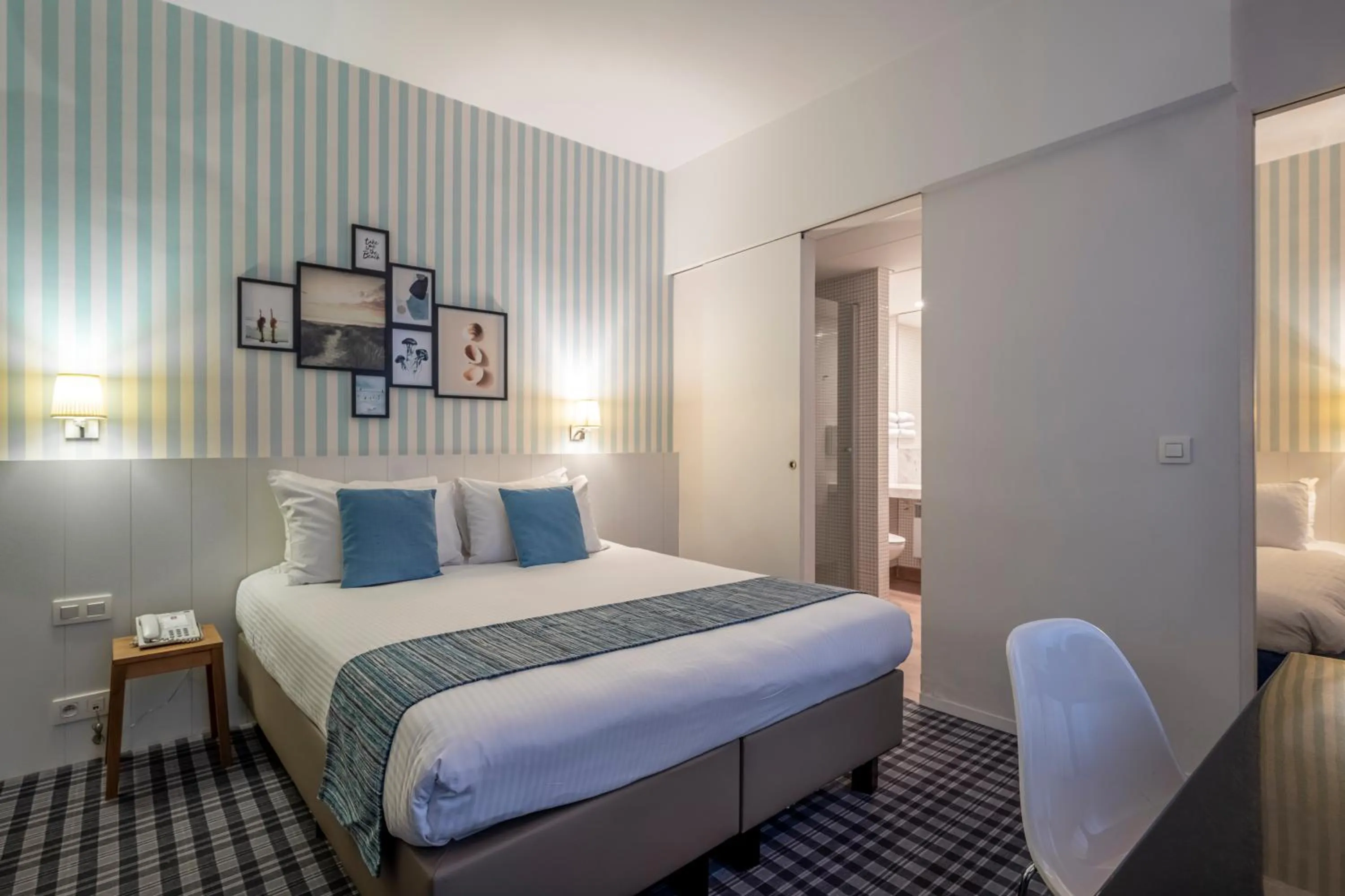 Bedroom, Bed in Leopold Hotel Ostend