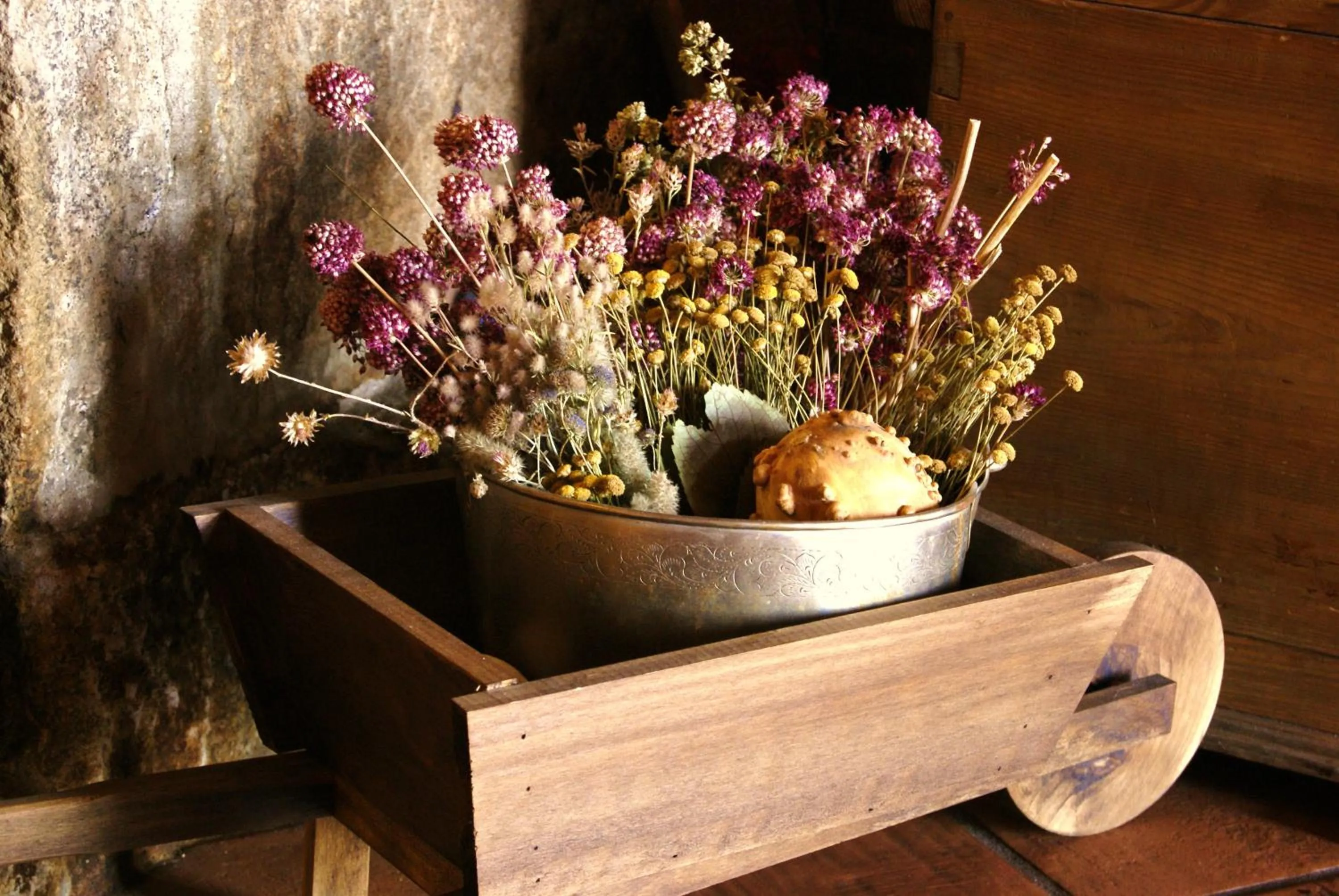 Decorative detail in Posada La Gatera