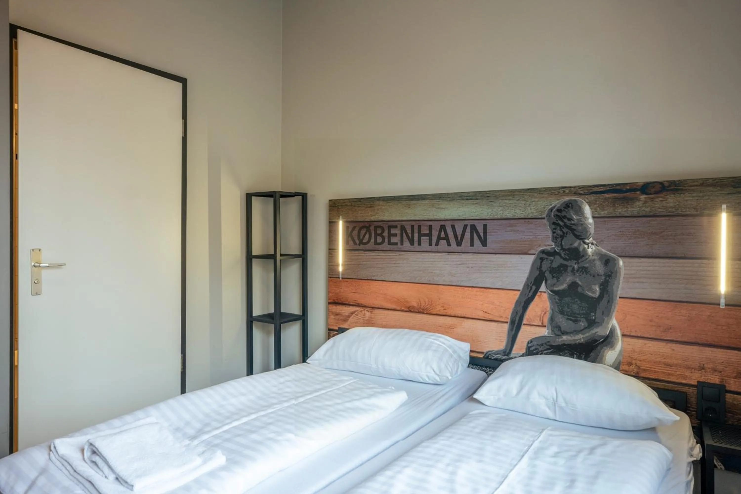 Bedroom, Bed in a&o Copenhagen Nørrebro