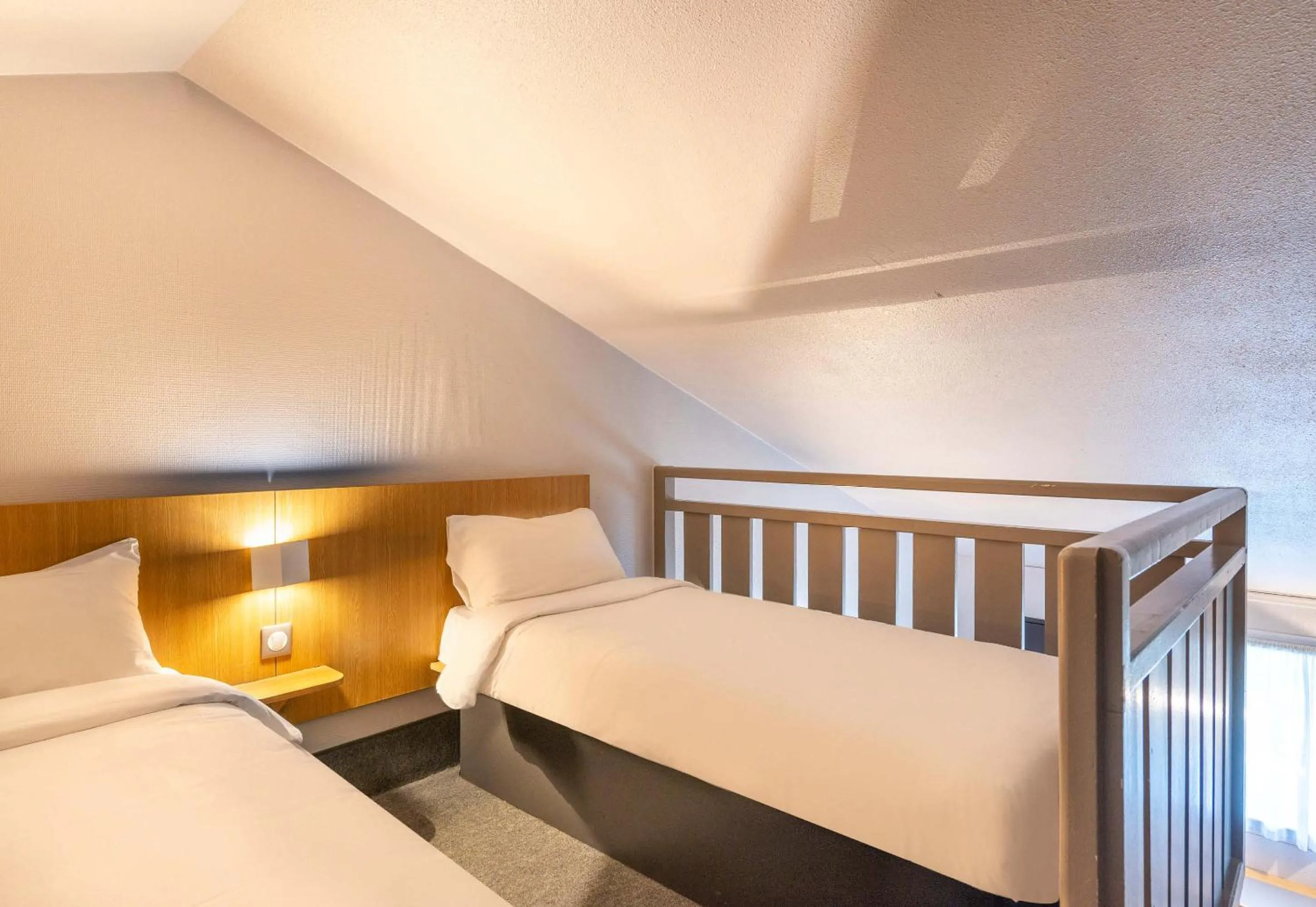 Bedroom, Bed in B&B HOTEL Nantes Parc Expos La Chapelle