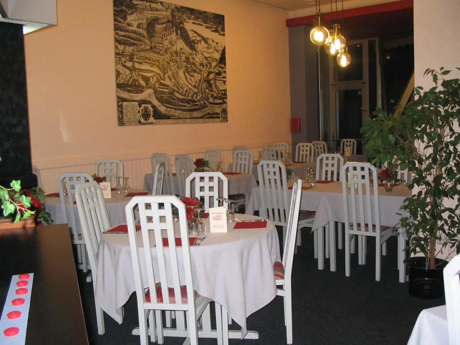 Restaurant/places to eat in Hôtel Saint-Hubert