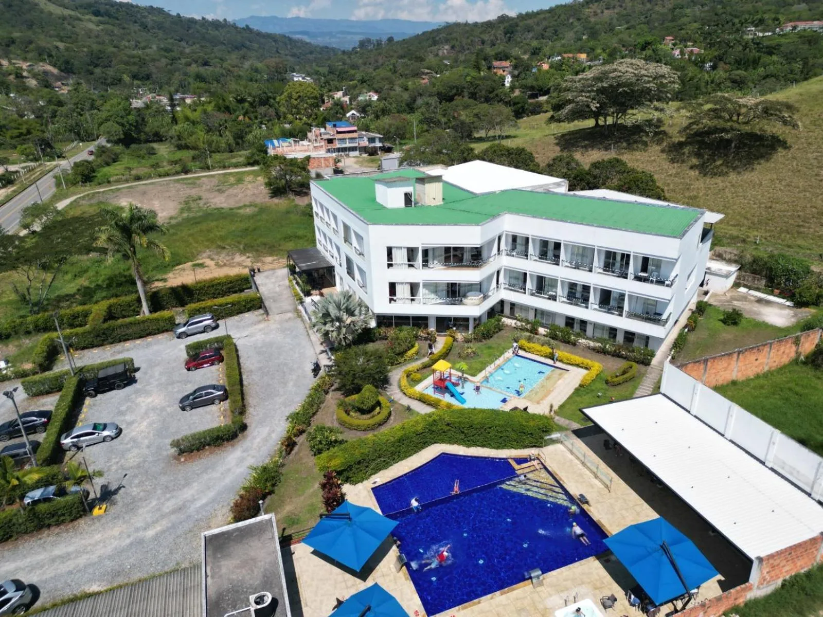 Property building in Hotel Palmeras De Luz