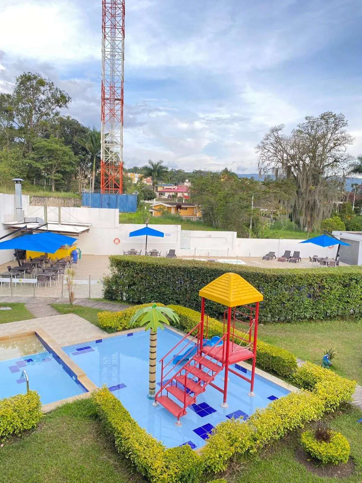 Swimming pool in Hotel Palmeras De Luz