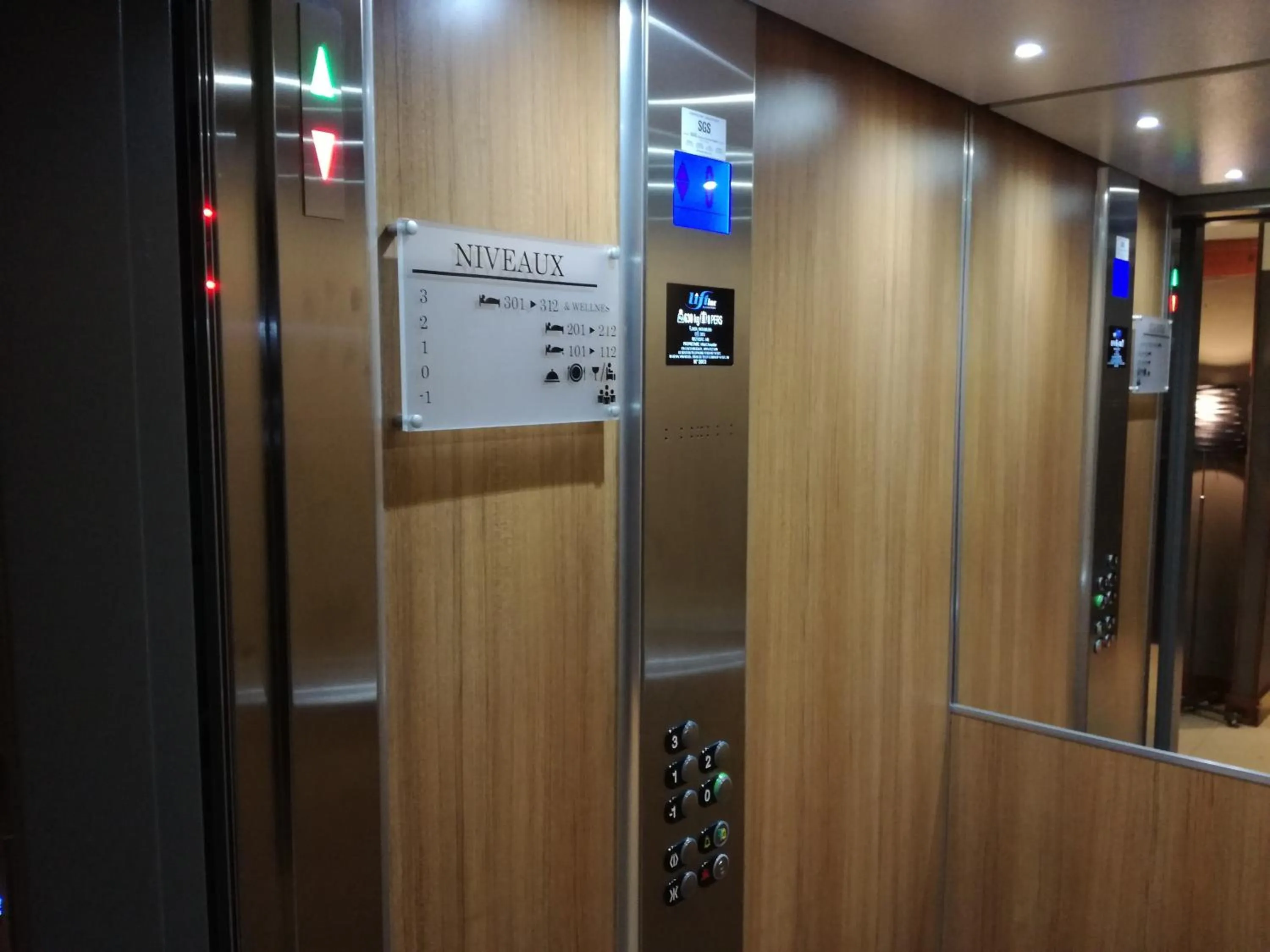 Lobby or reception in Hôtel L'Amandier