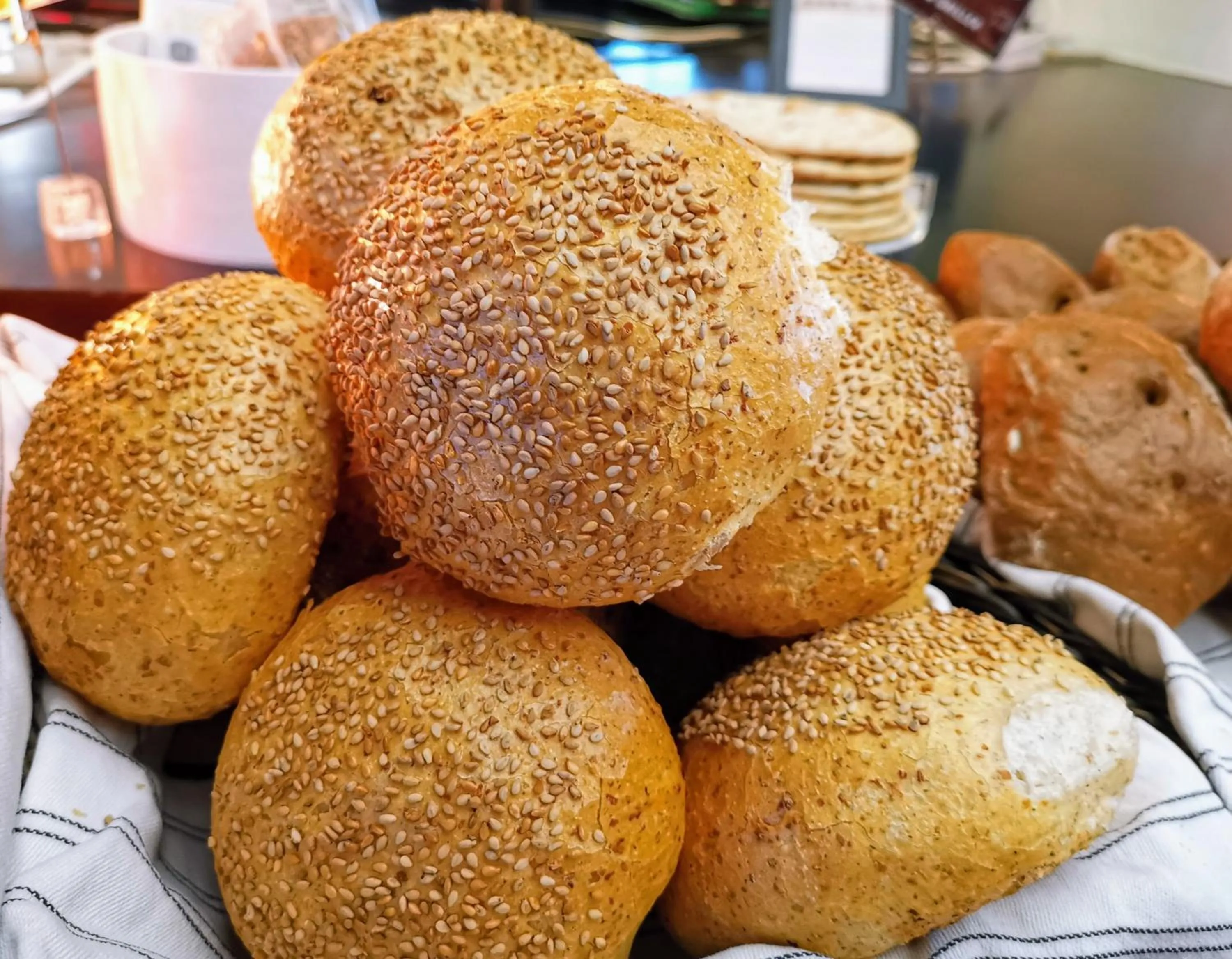 Breakfast in Hôtel L'Amandier
