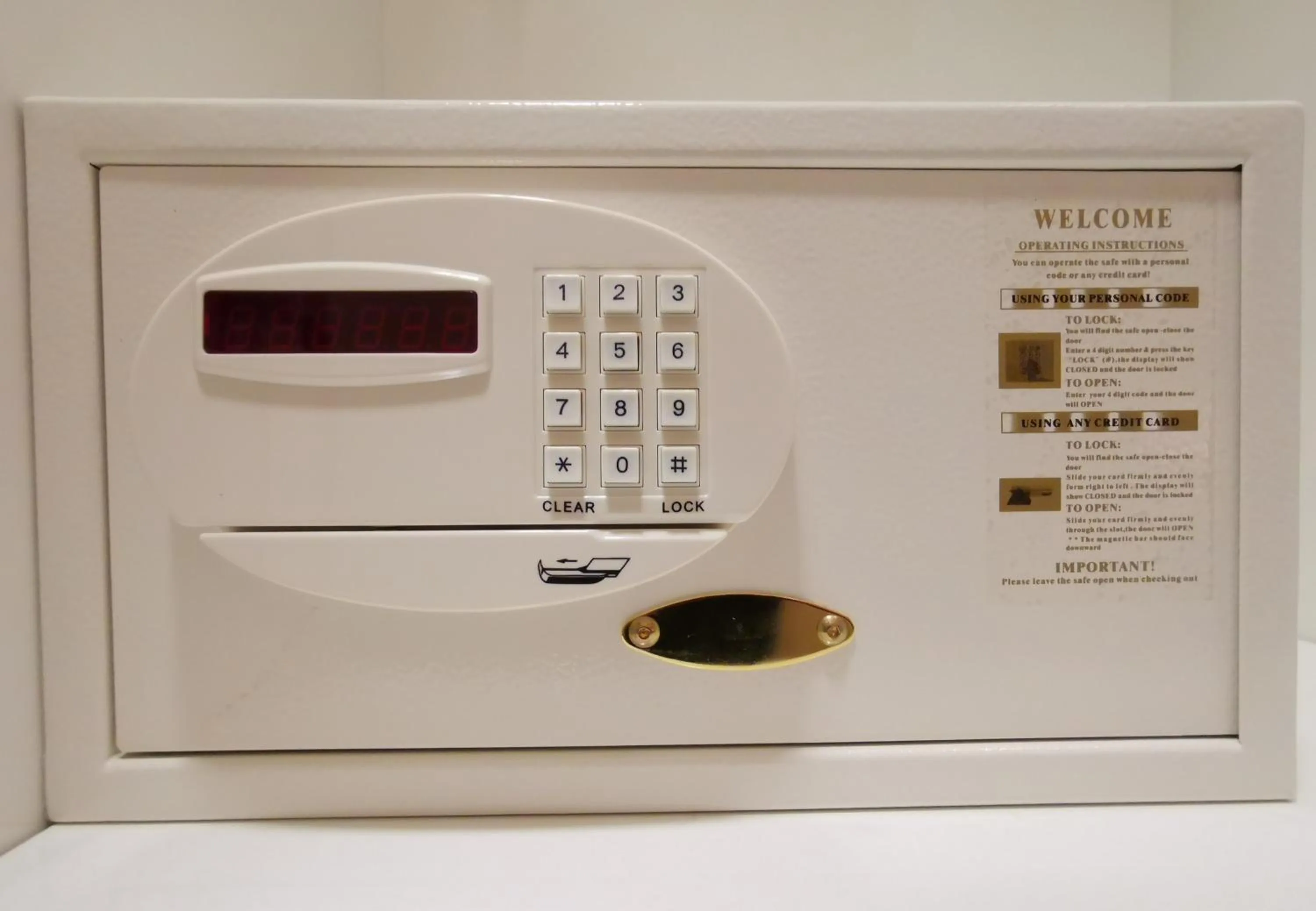 safe in Hôtel L'Amandier