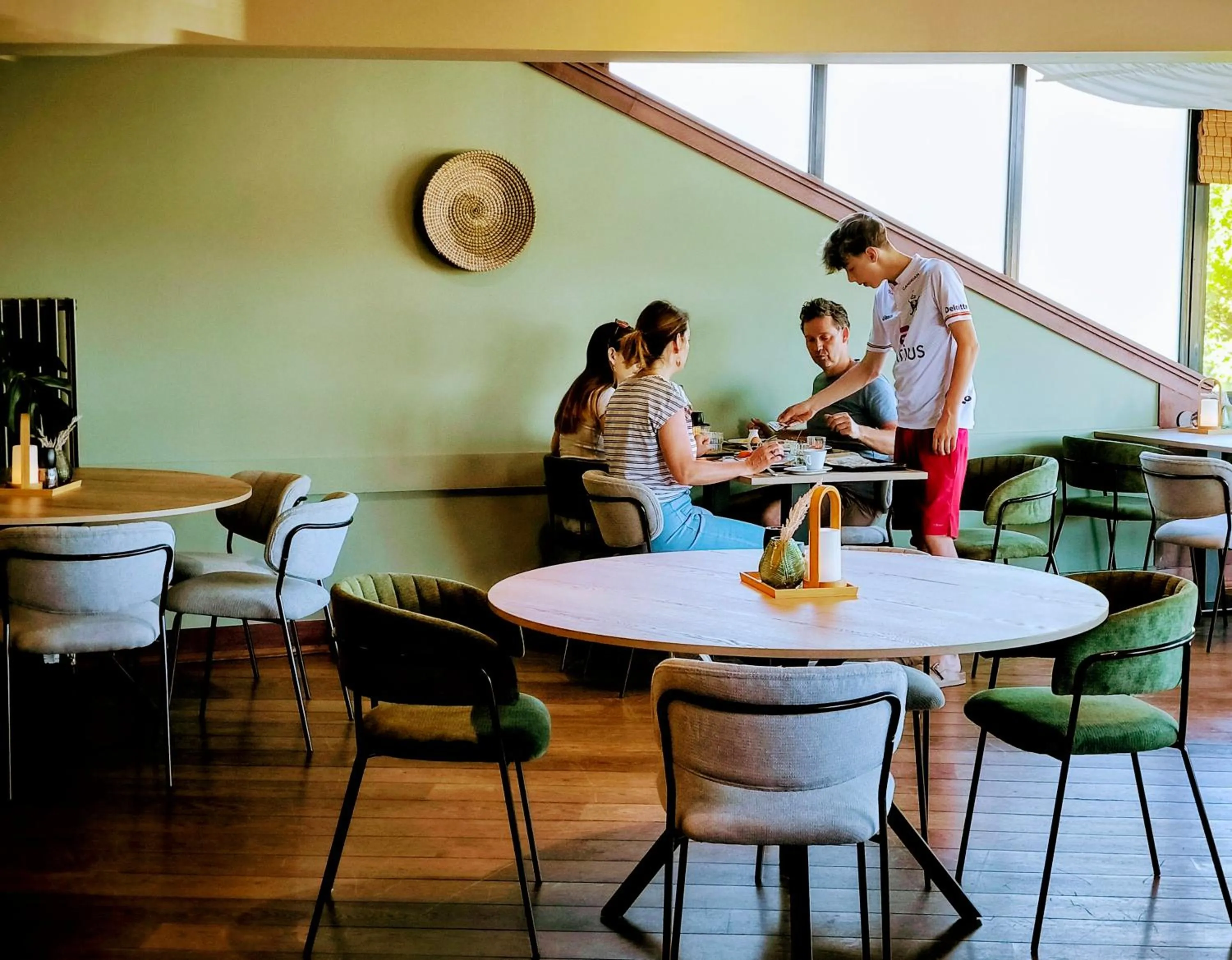 Breakfast in Hôtel L'Amandier