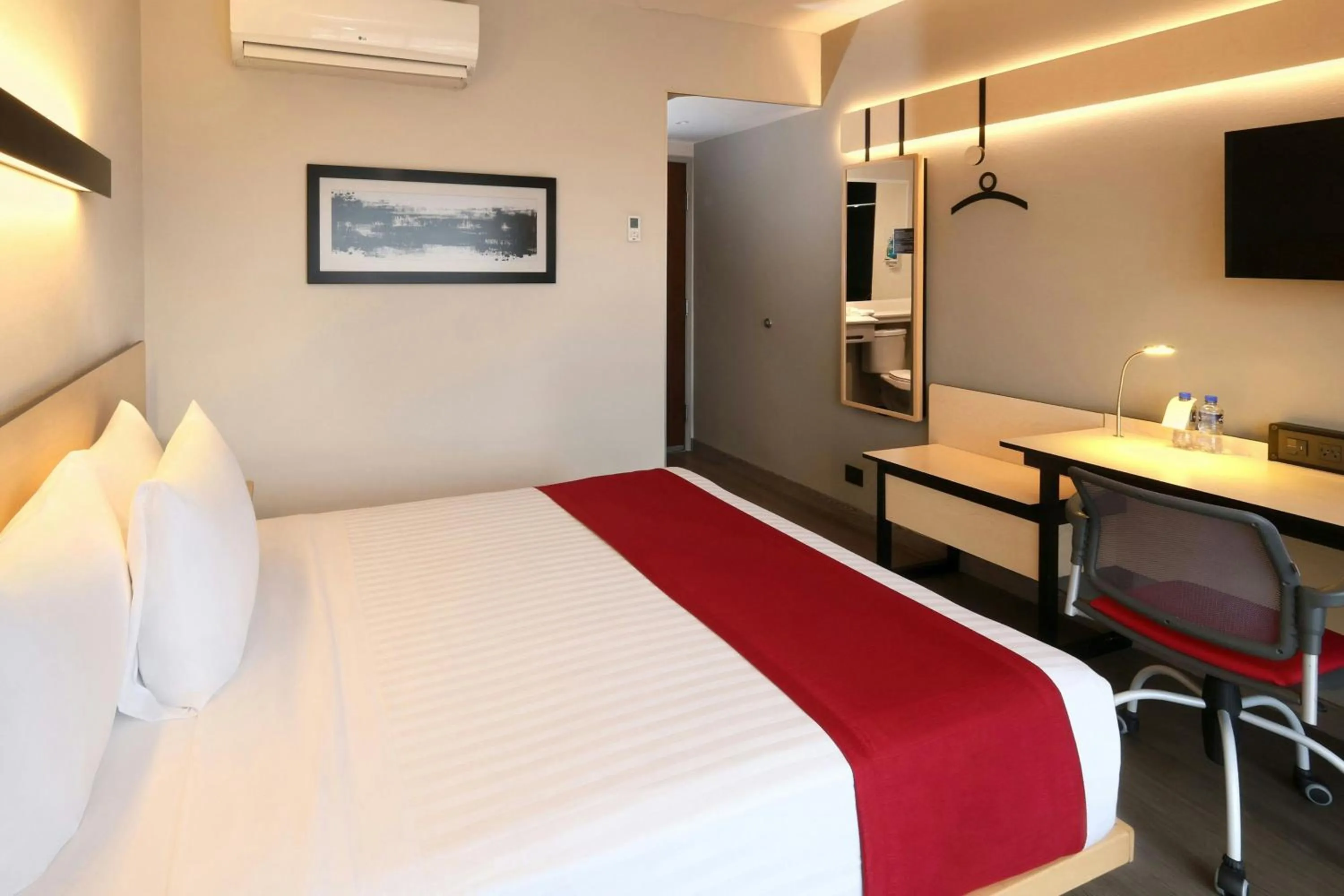 Bedroom, Bed in City Express Plus by Marriott Ciudad de México Mundo E