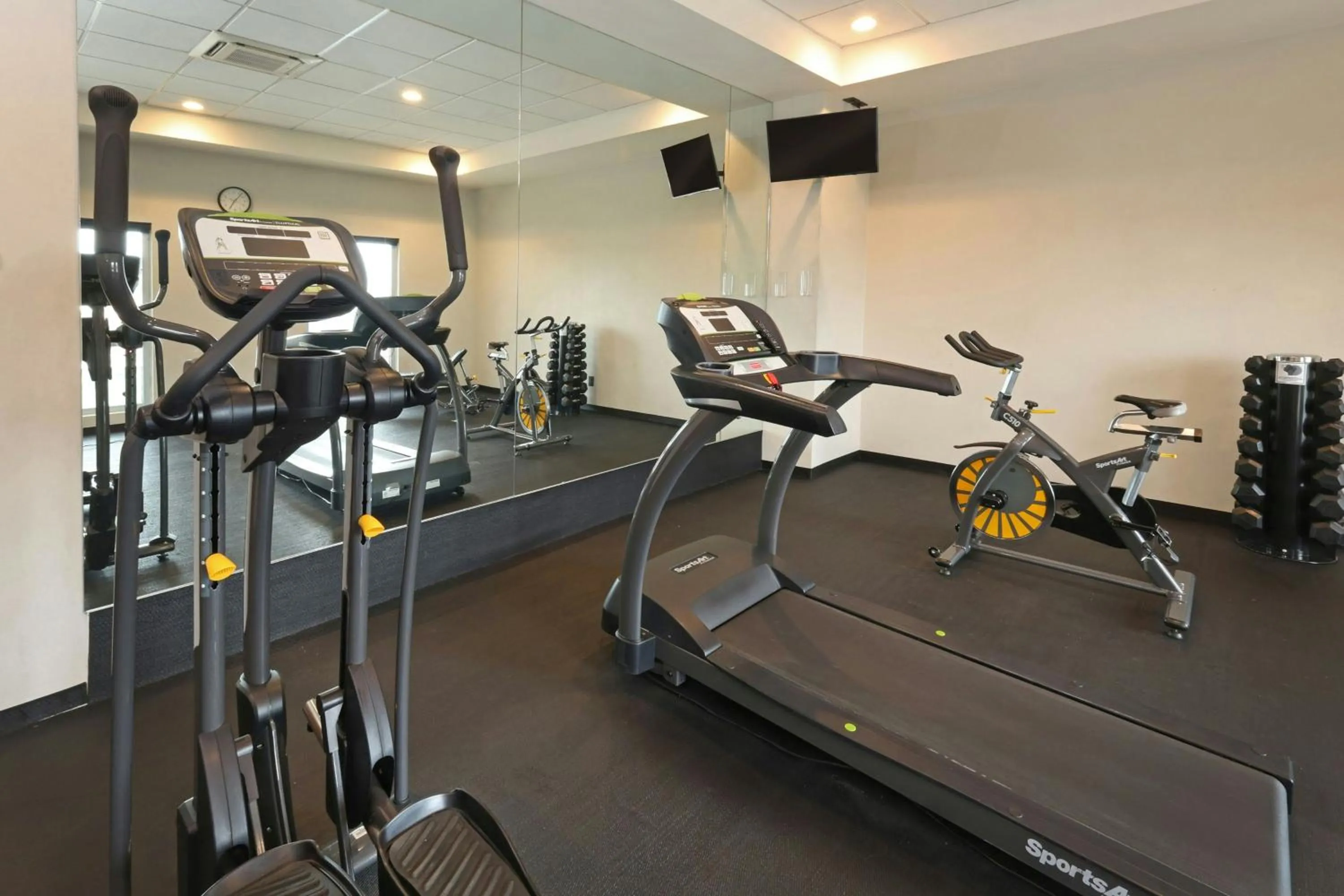 Fitness centre/facilities in City Express Plus by Marriott Ciudad de México Mundo E