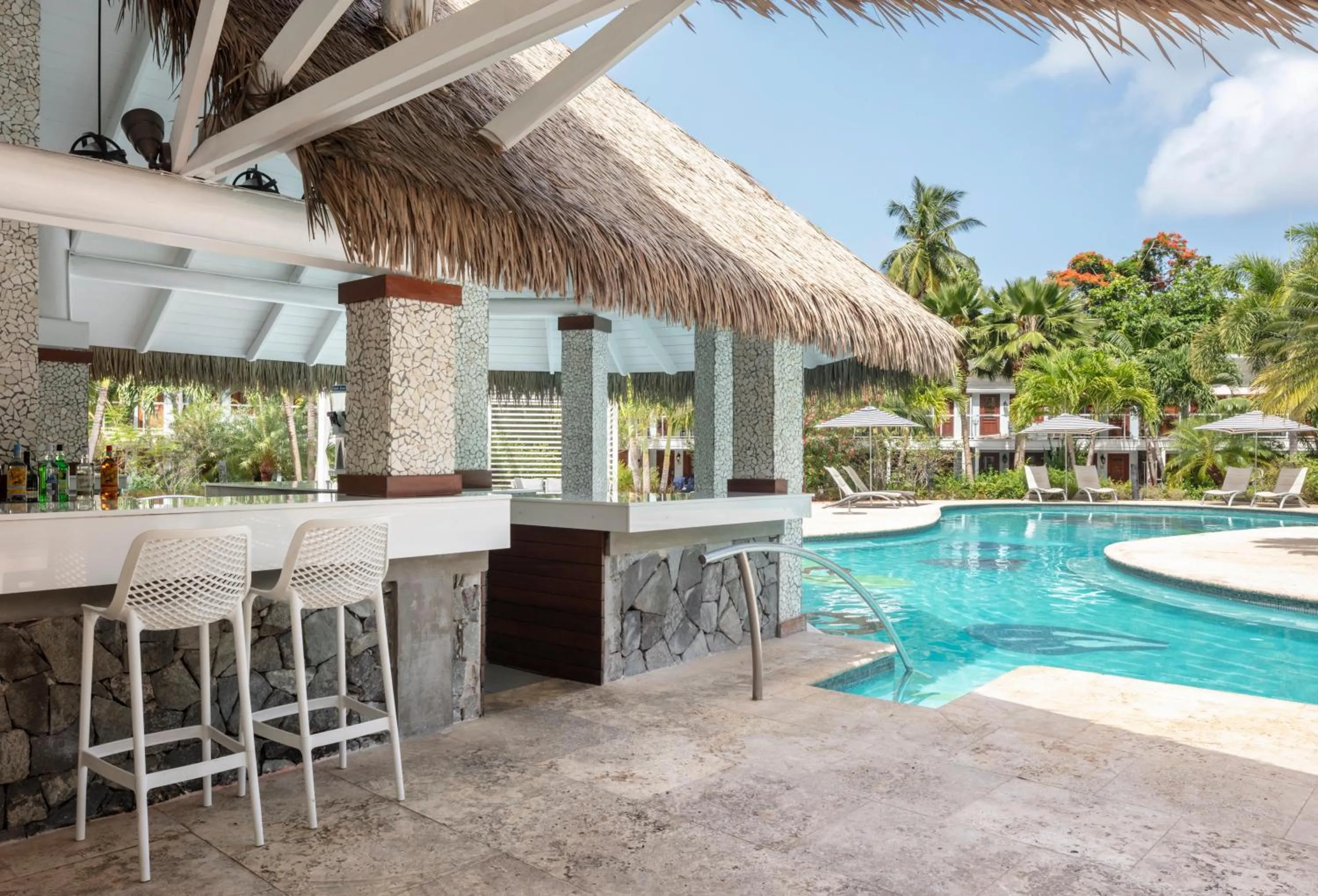 Lounge or bar in Sandals Halcyon Beach All Inclusive - Couples Only