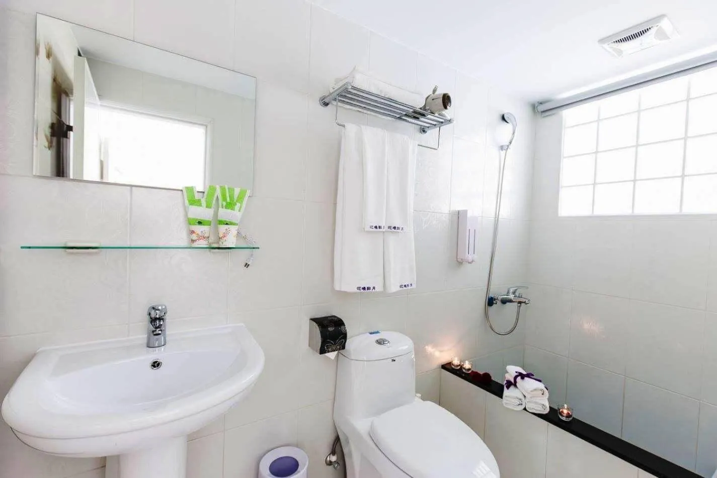 Bathroom in 瑞豐夜市 Welcome The Sun Enjoy The Moon