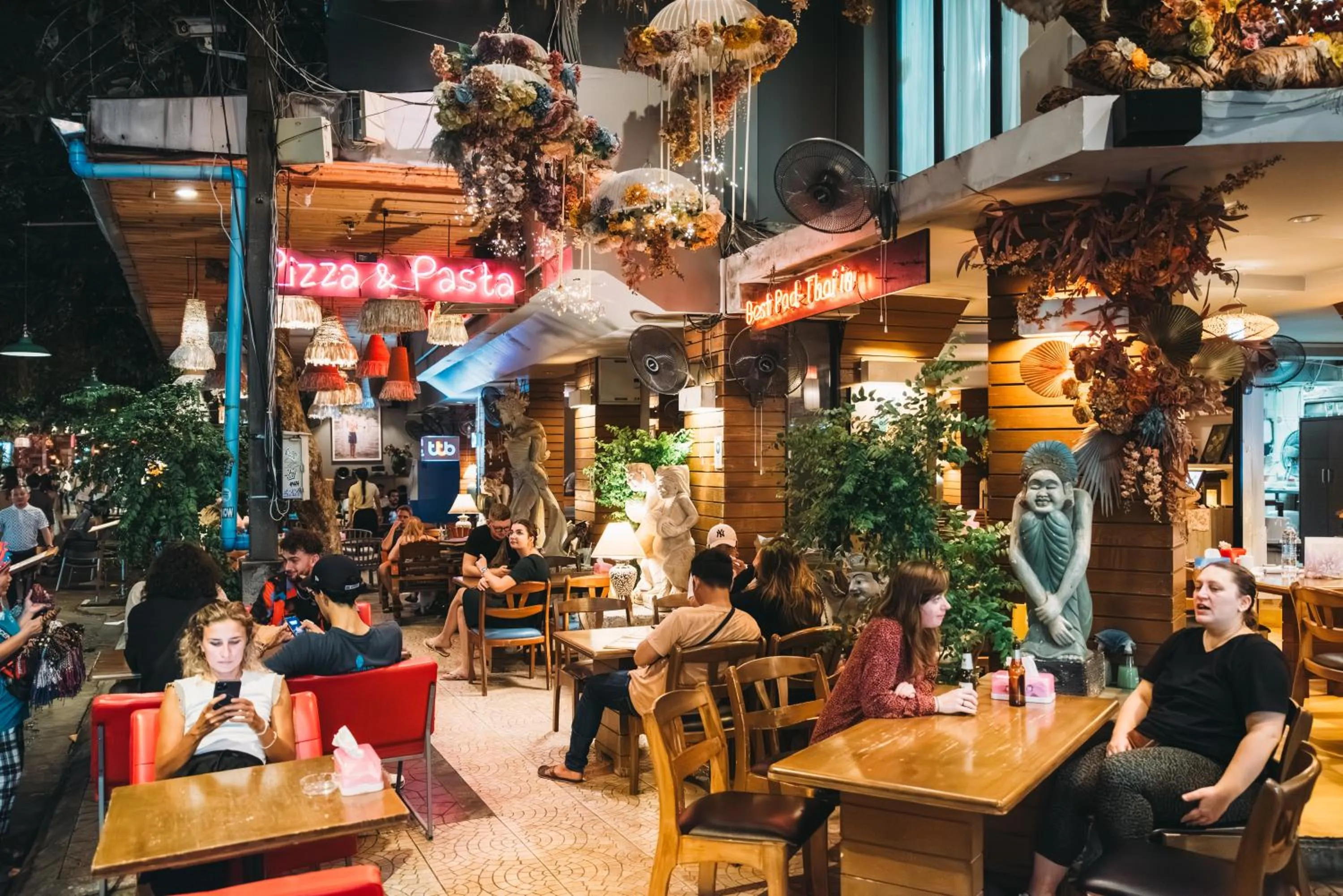 Restaurant/places to eat in Villa Cha-Cha Khaosan Rambuttri