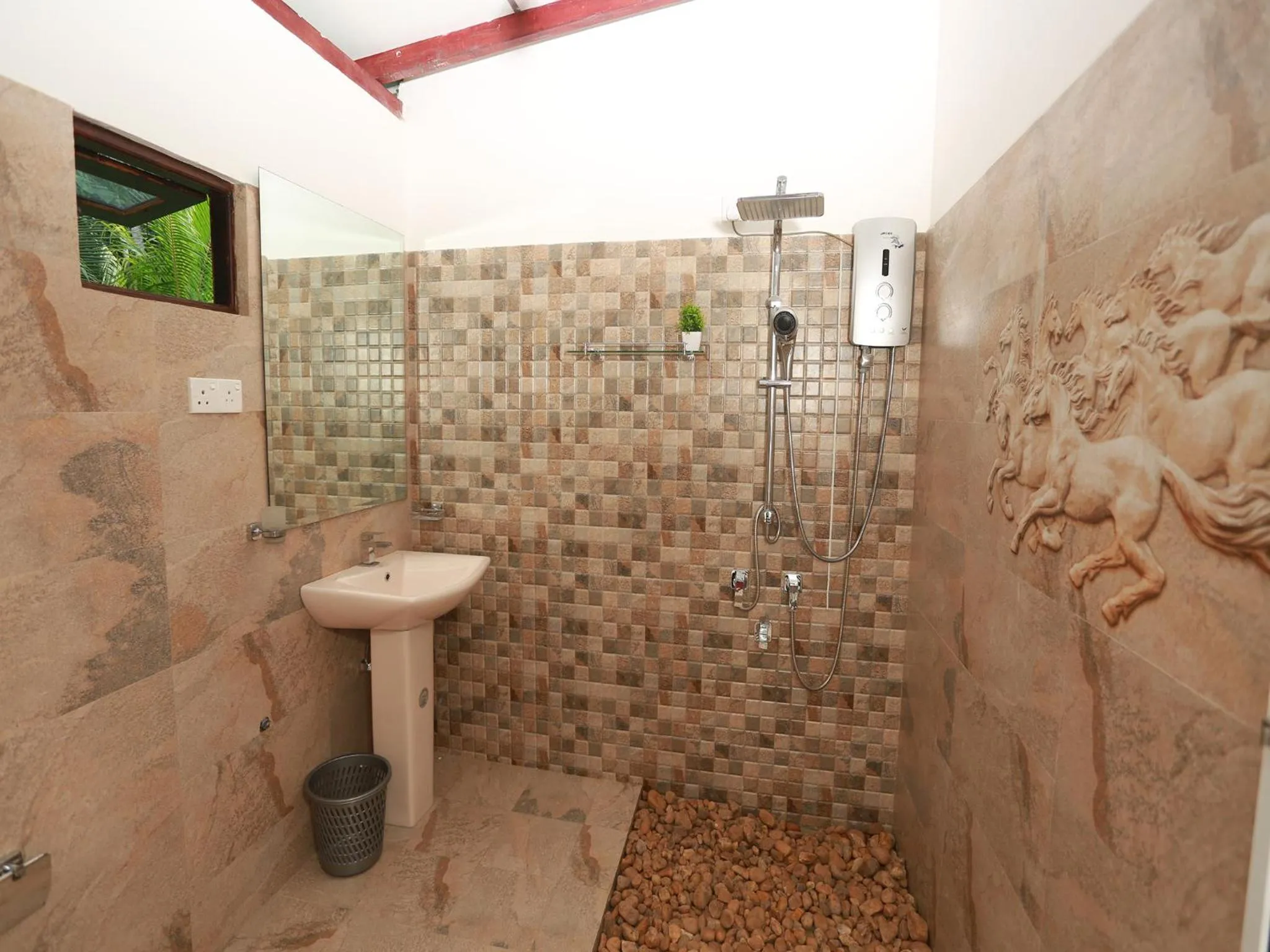 Restaurant/places to eat in Ging View Villa