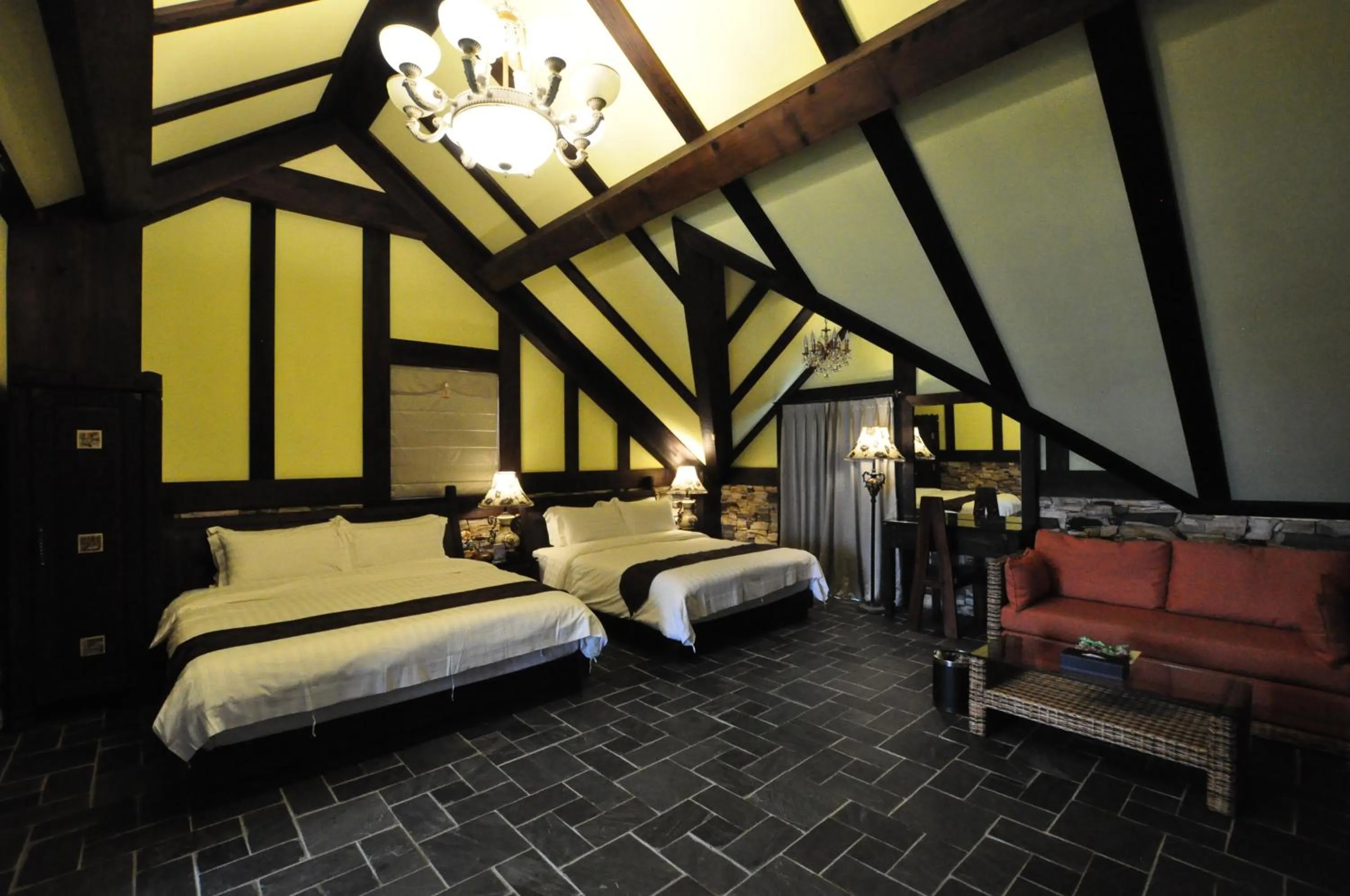 Photo of the whole room, Bed in Stuart Villa