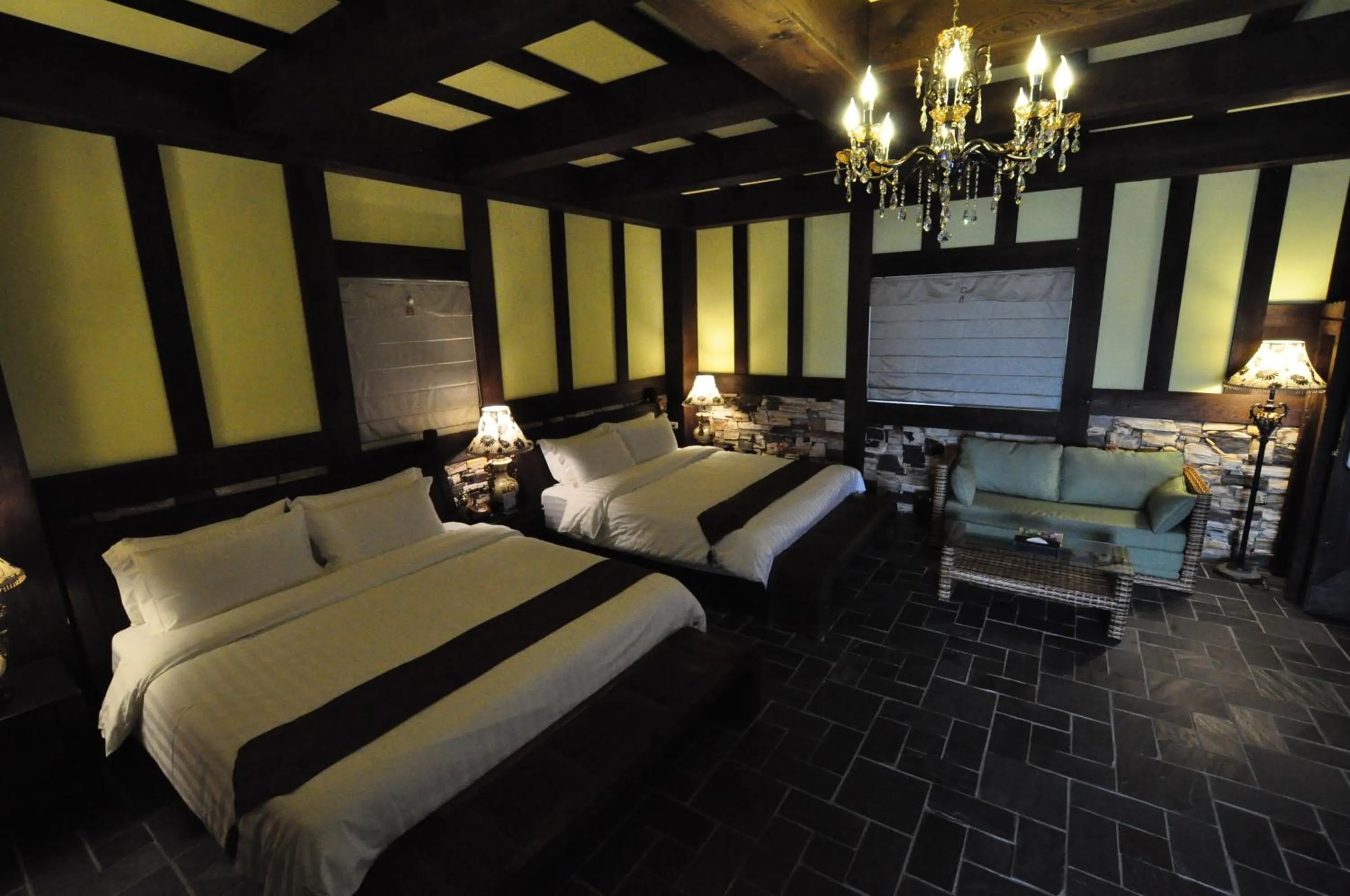 Photo of the whole room, Bed in Stuart Villa