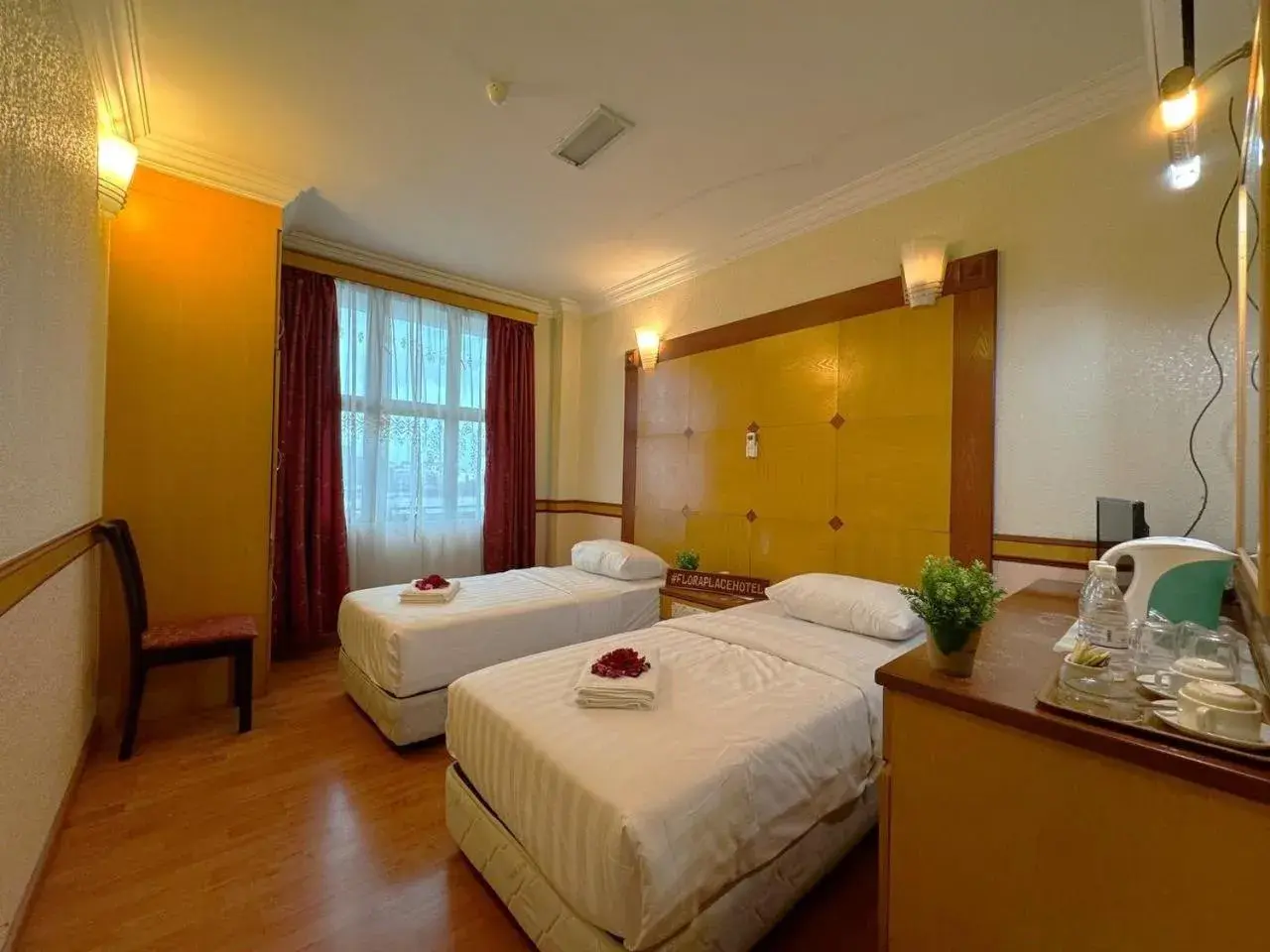 Standard Twin Room in Flora Place Hotel Standard Twin Room in Flora Place Hotel