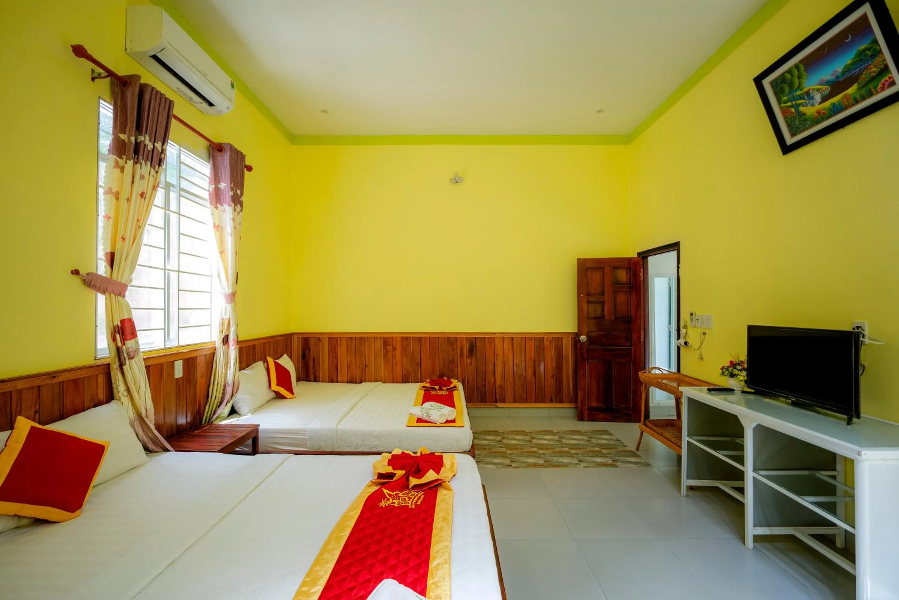 Bedroom, Bed in Mai Binh Phuong Bungalow
