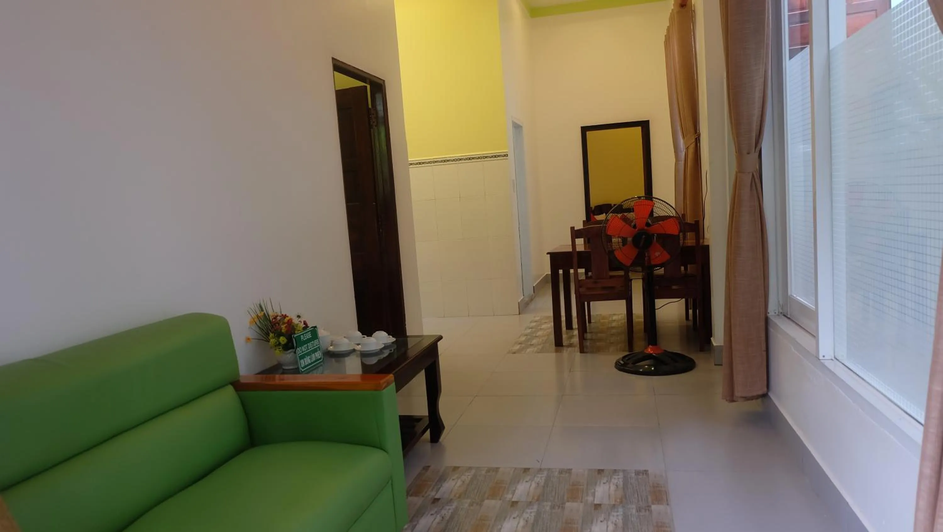 Communal lounge/ TV room in Mai Binh Phuong Bungalow