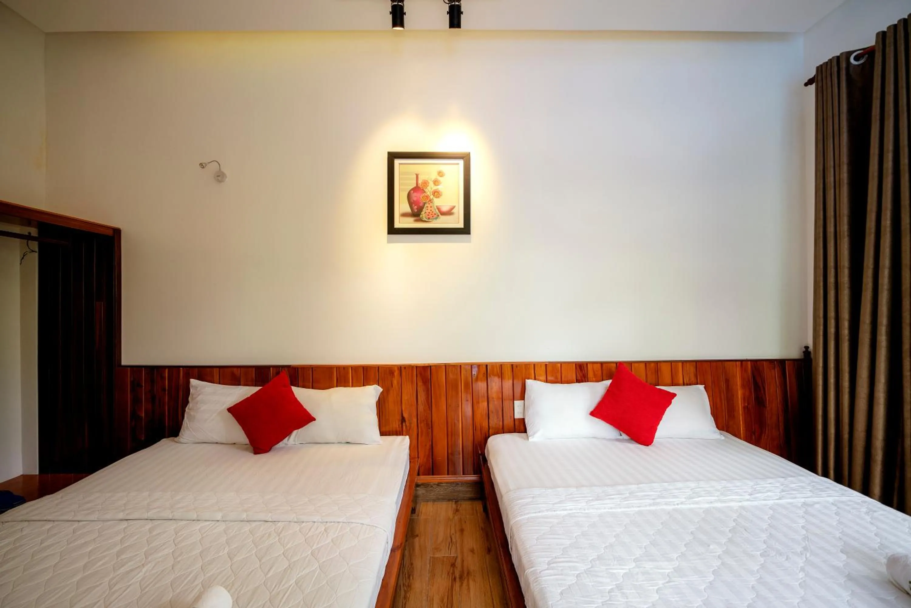 Bedroom, Bed in Mai Binh Phuong Bungalow