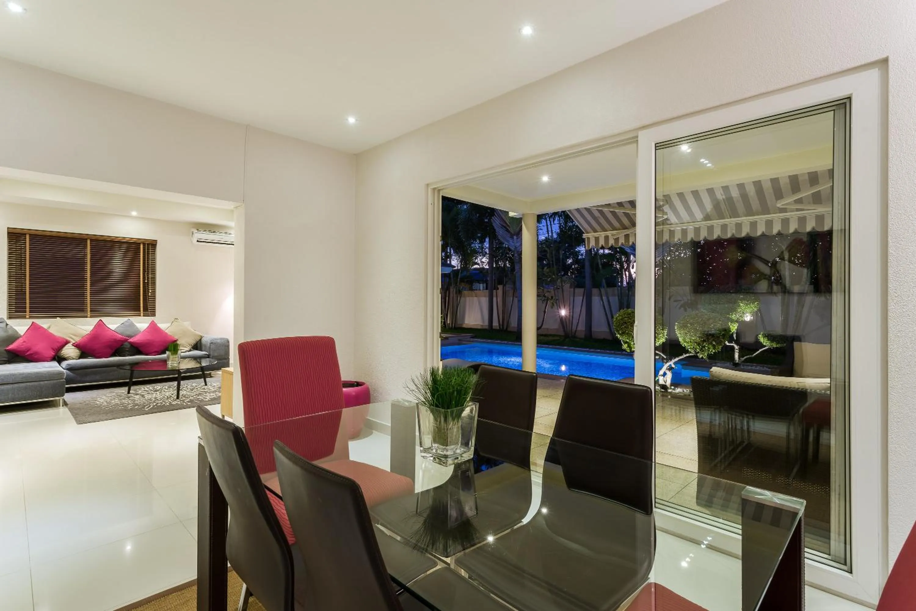 Living room in Luxury Pool Villa 3BR 6-8 persons