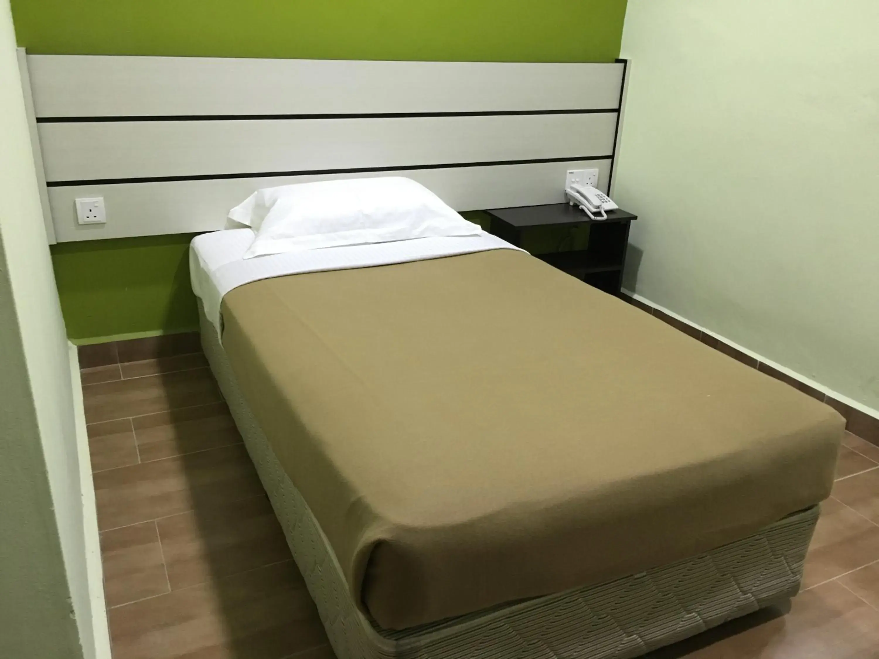 Single Room with Shower - single occupancy in Grand Business Hotel Single Room with Shower - single occupancy in Grand Business Hotel