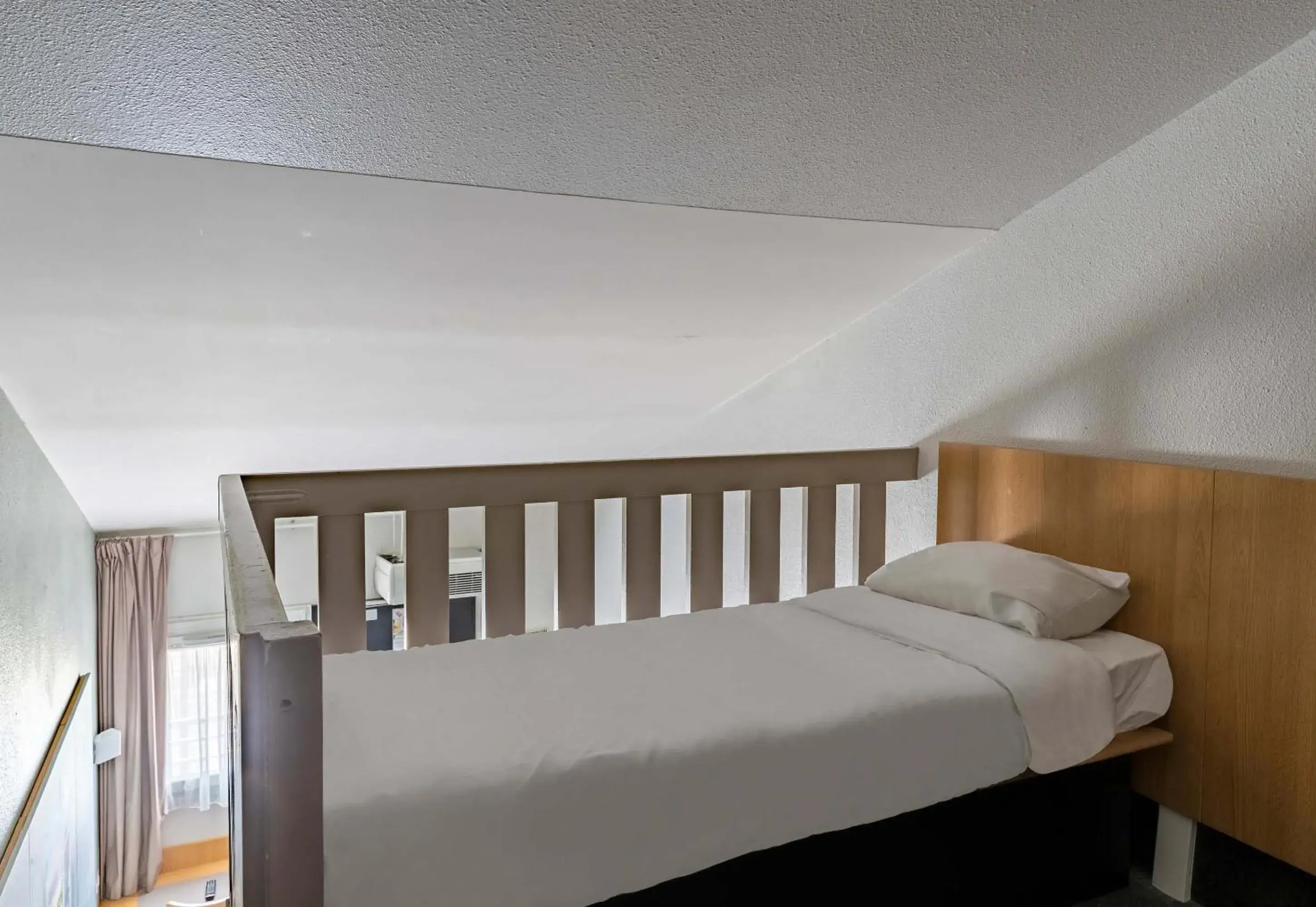 Classic Quadruple Room in B&B HOTEL Orléans Ouest La Chapelle-Saint-Mesmin Classic Quadruple Room in B&B HOTEL Orléans Ouest La Chapelle-Saint-Mesmin