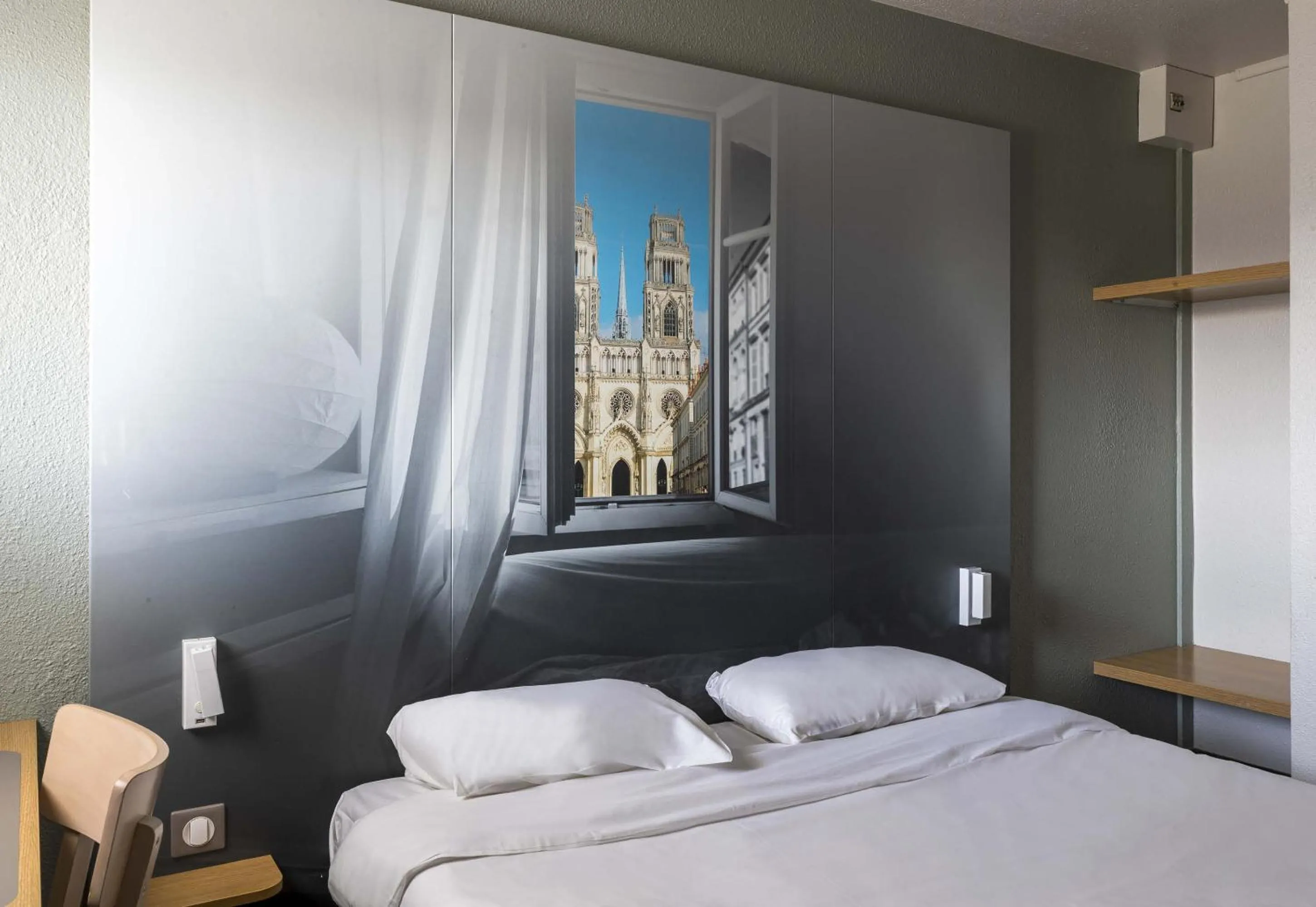 Bedroom, Bed in B&B HOTEL Orléans Ouest La Chapelle-Saint-Mesmin