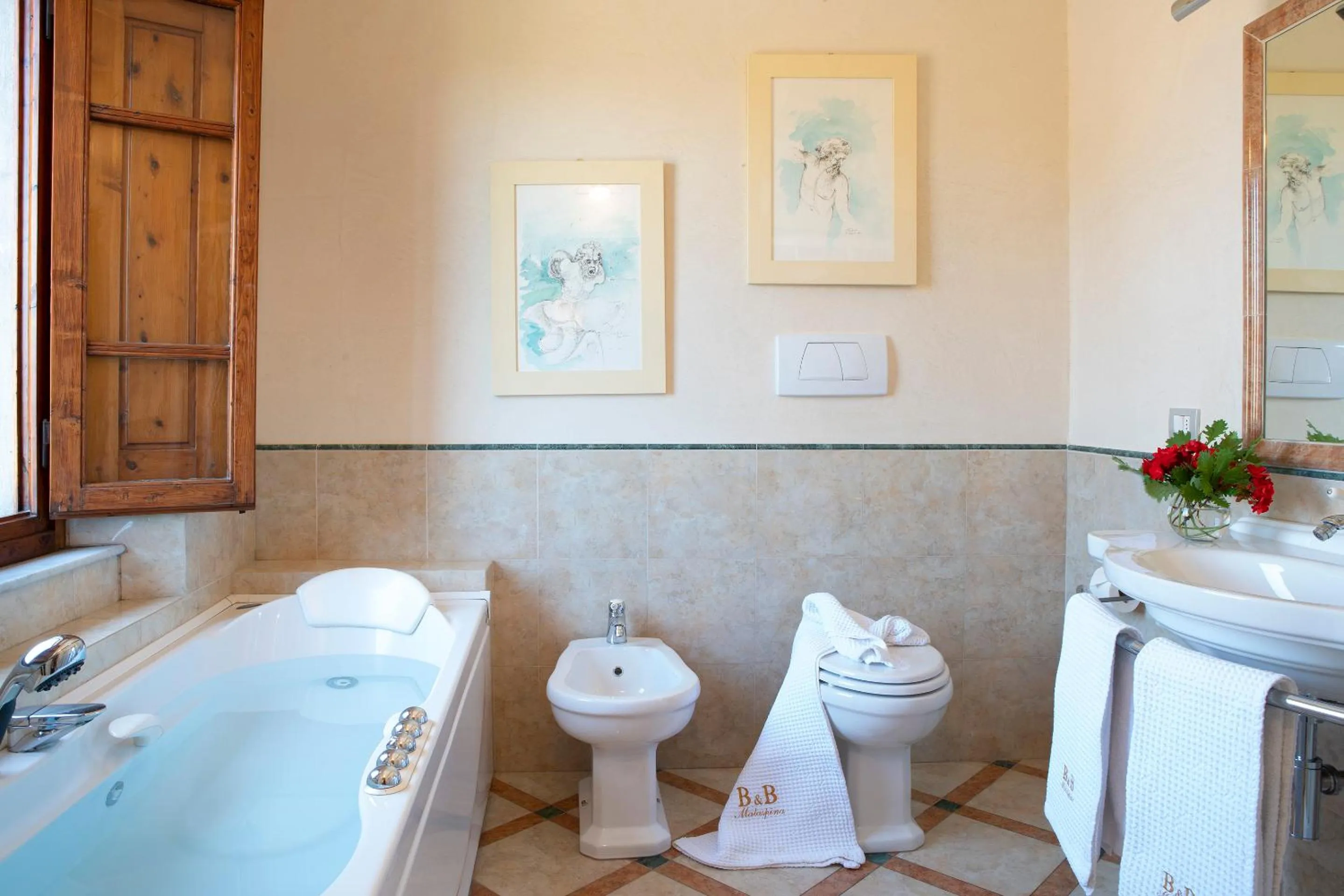 Bathroom in Palazzo Malaspina B&B