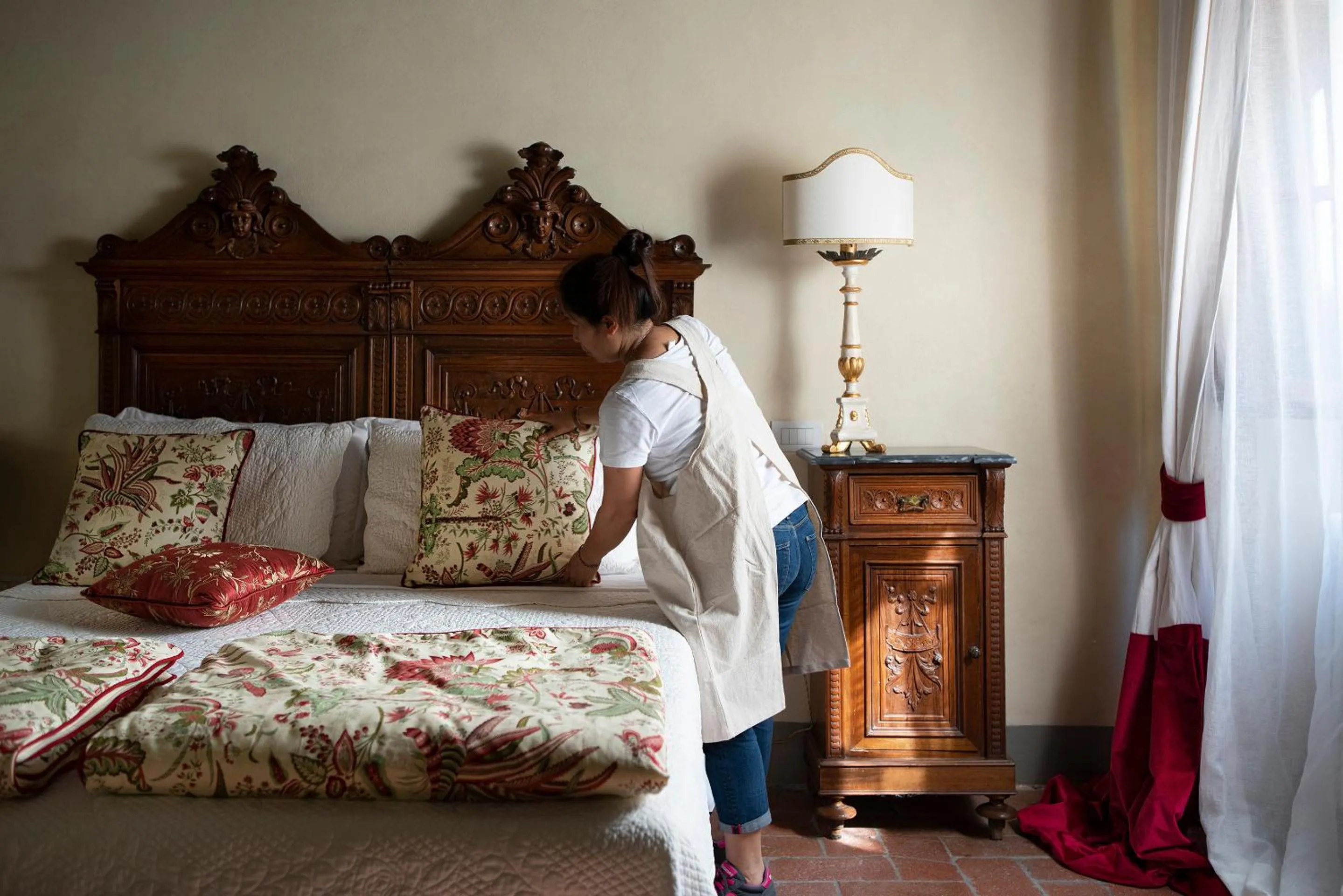 Staff, Bed in Palazzo Malaspina B&B