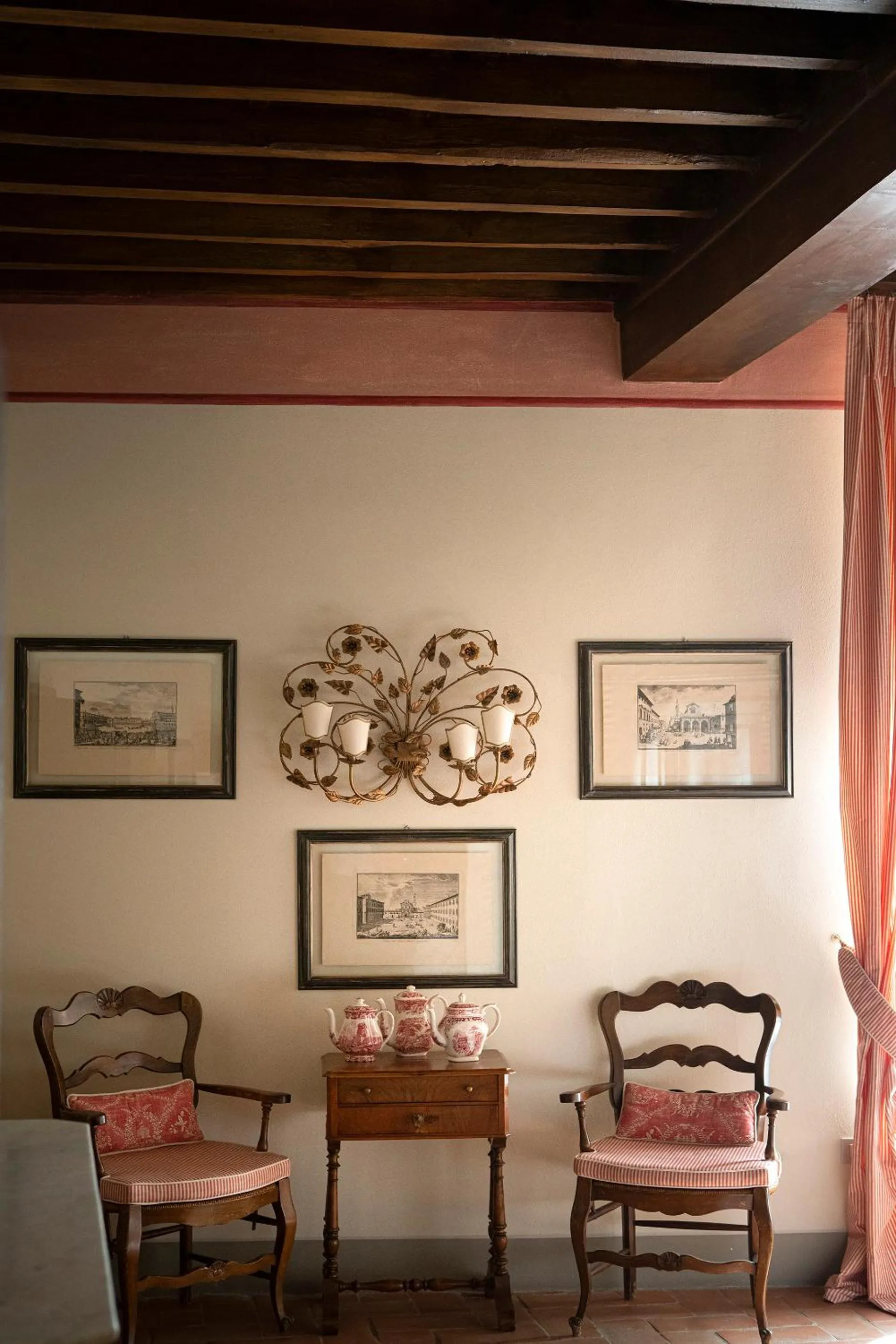 Seating area in Palazzo Malaspina B&B