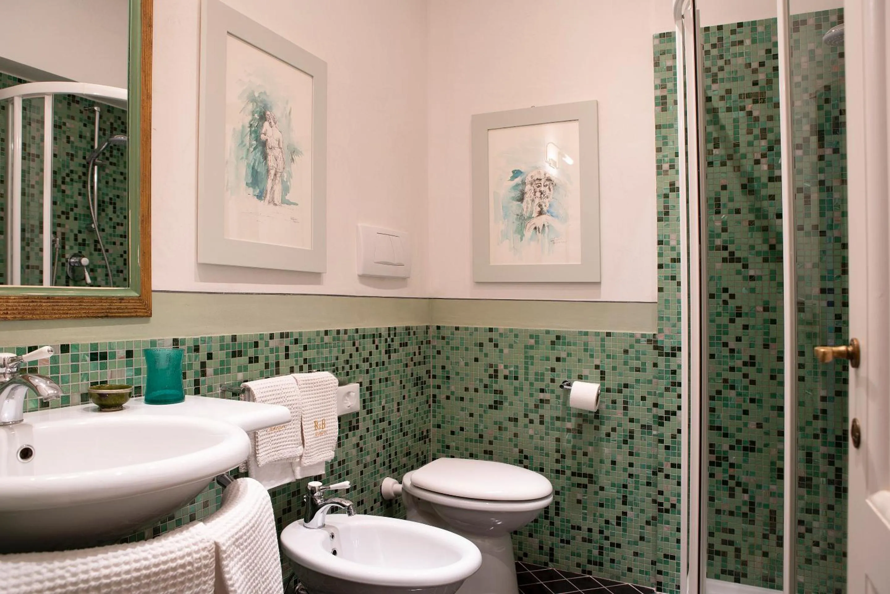 Bathroom in Palazzo Malaspina B&B