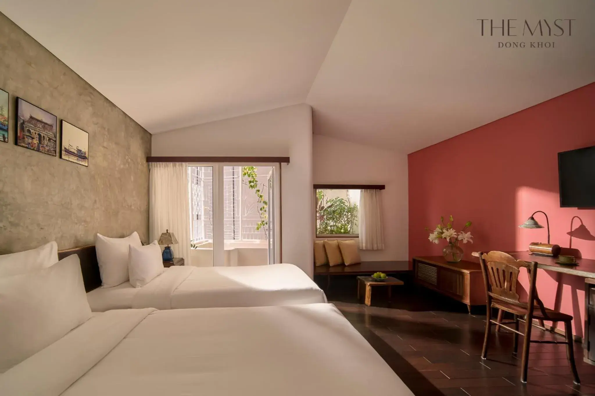 Serene Corner Balcony Twin Room in The Myst Dong Khoi Serene Corner Balcony Twin Room in The Myst Dong Khoi