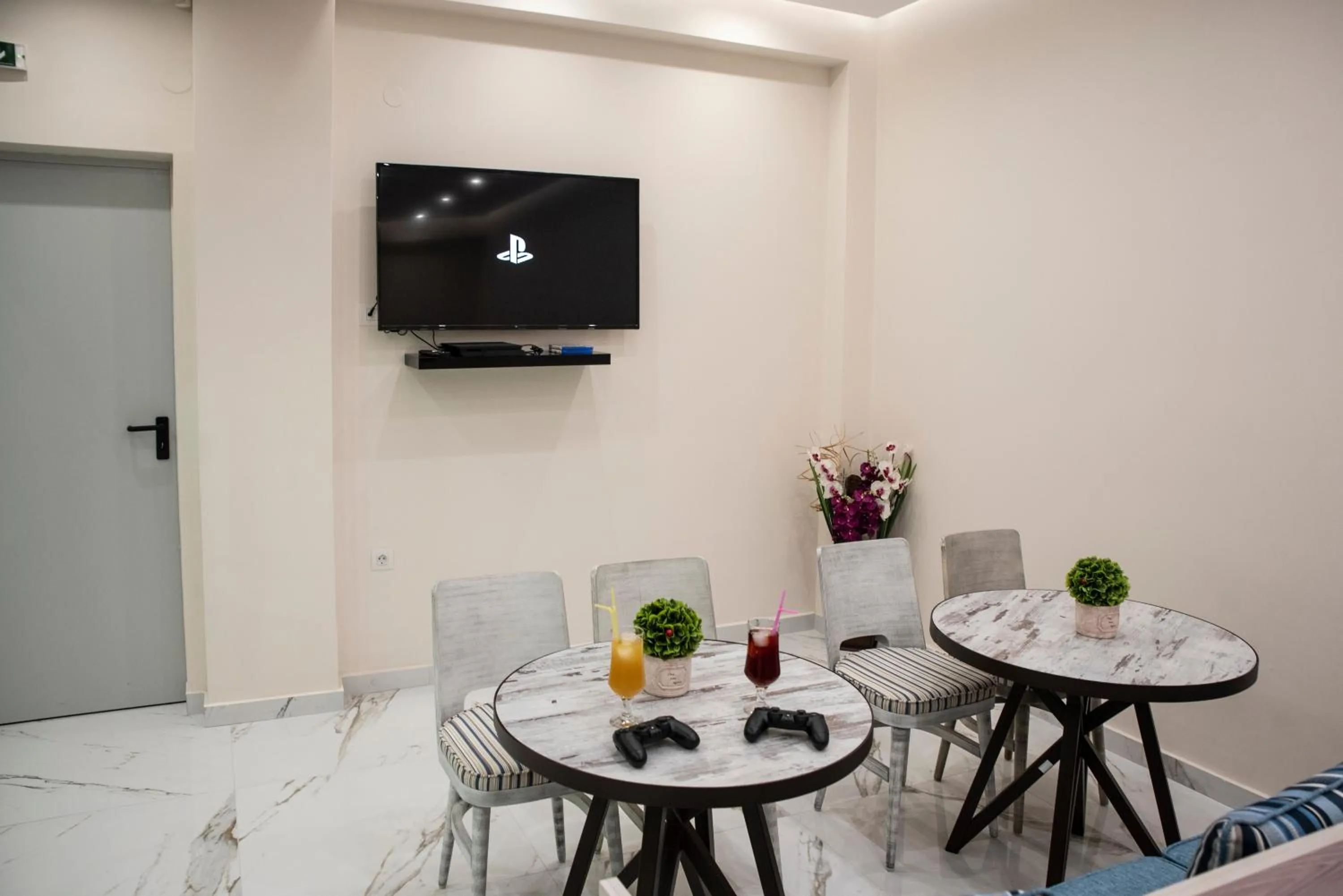 Entertainment in Lagaria Apartments