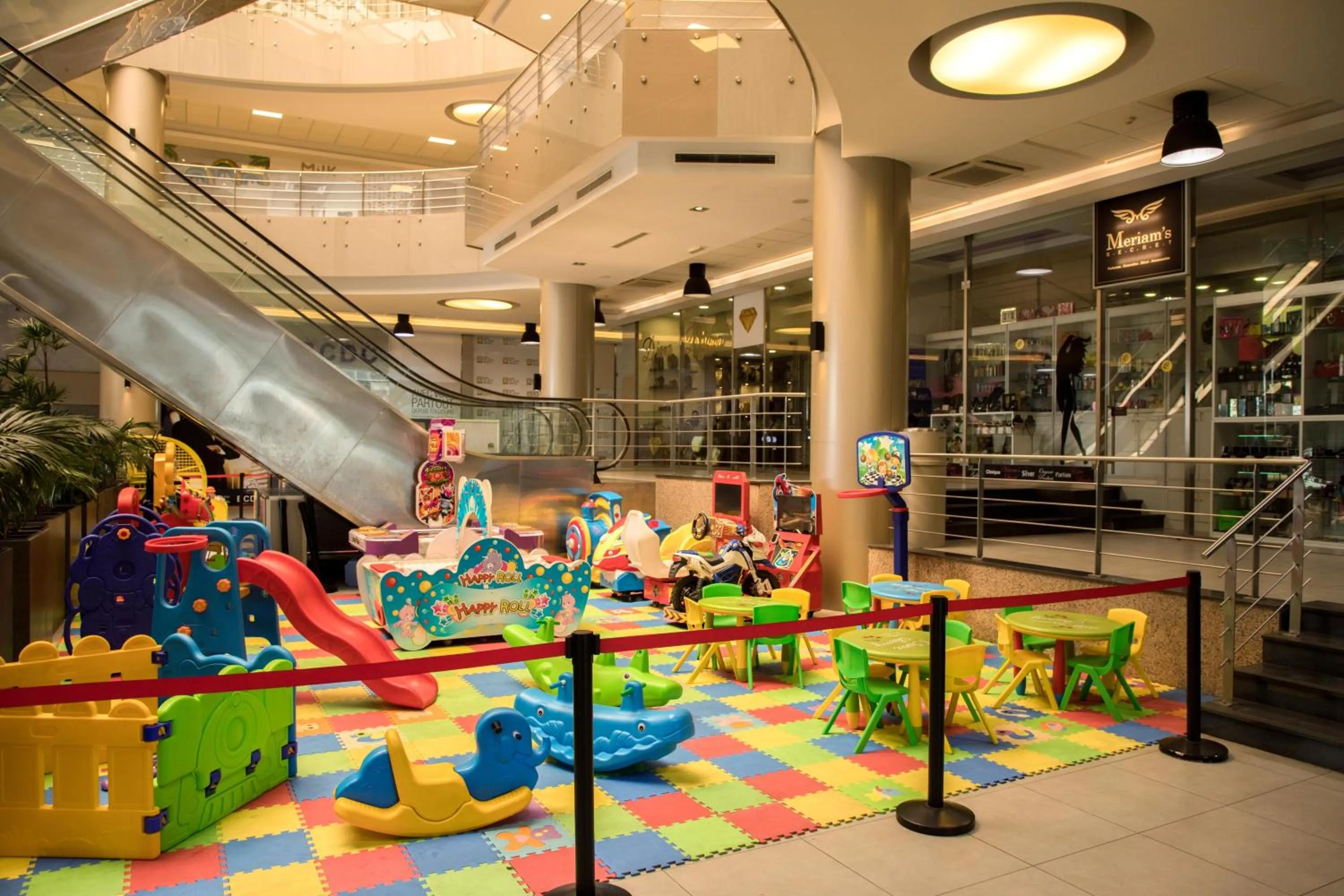 Kids's club in Kin Plaza Arjaan by Rotana