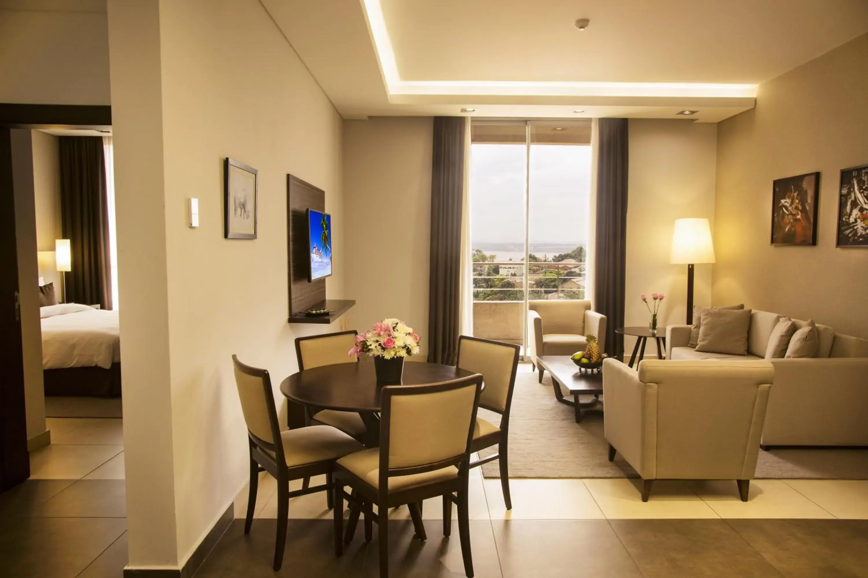 One-Bedroom Suite in Kin Plaza Arjaan by Rotana One-Bedroom Suite in Kin Plaza Arjaan by Rotana