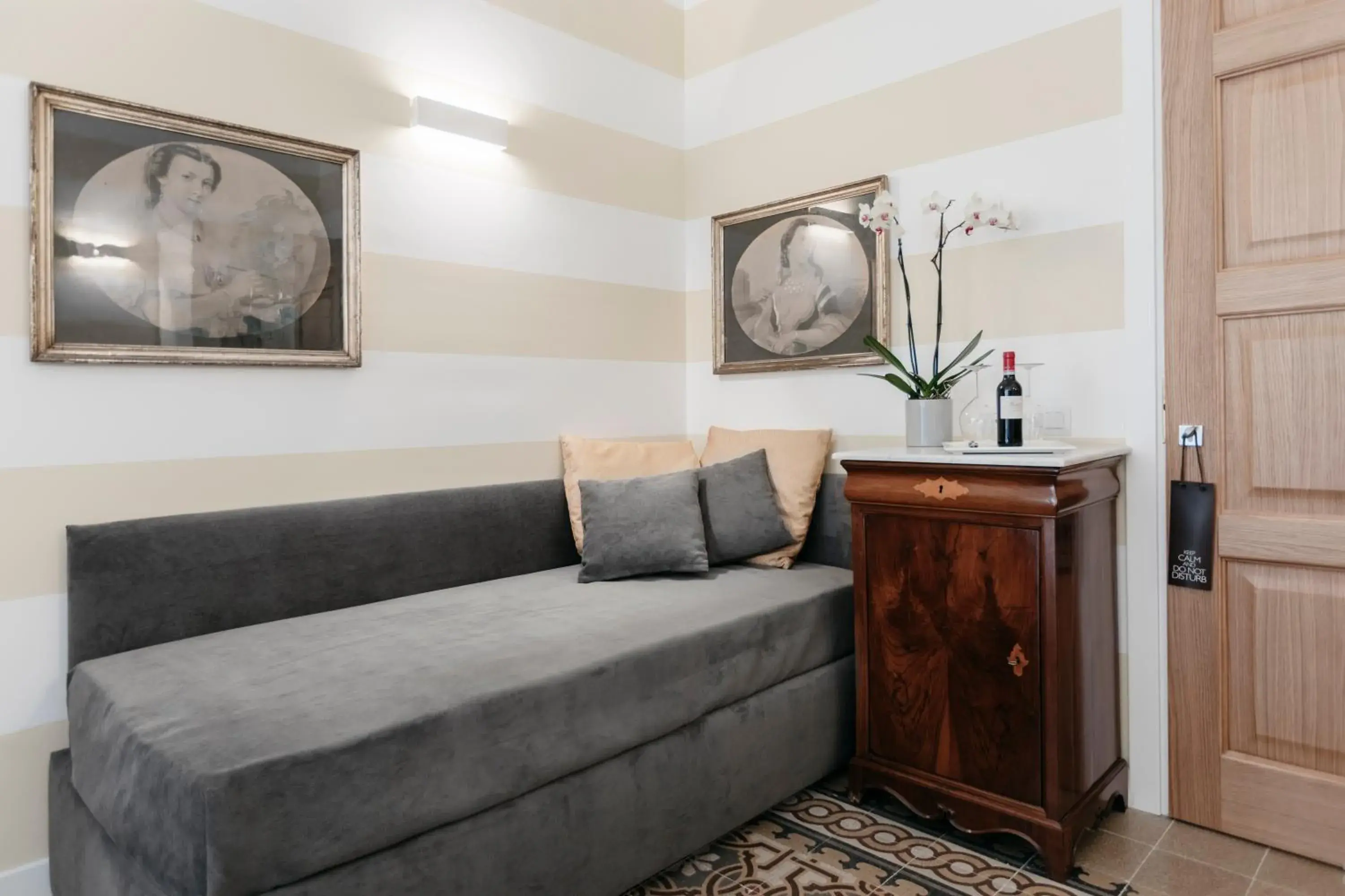 Superior Suite in Euterpe LHT Superior Suite in Euterpe LHT