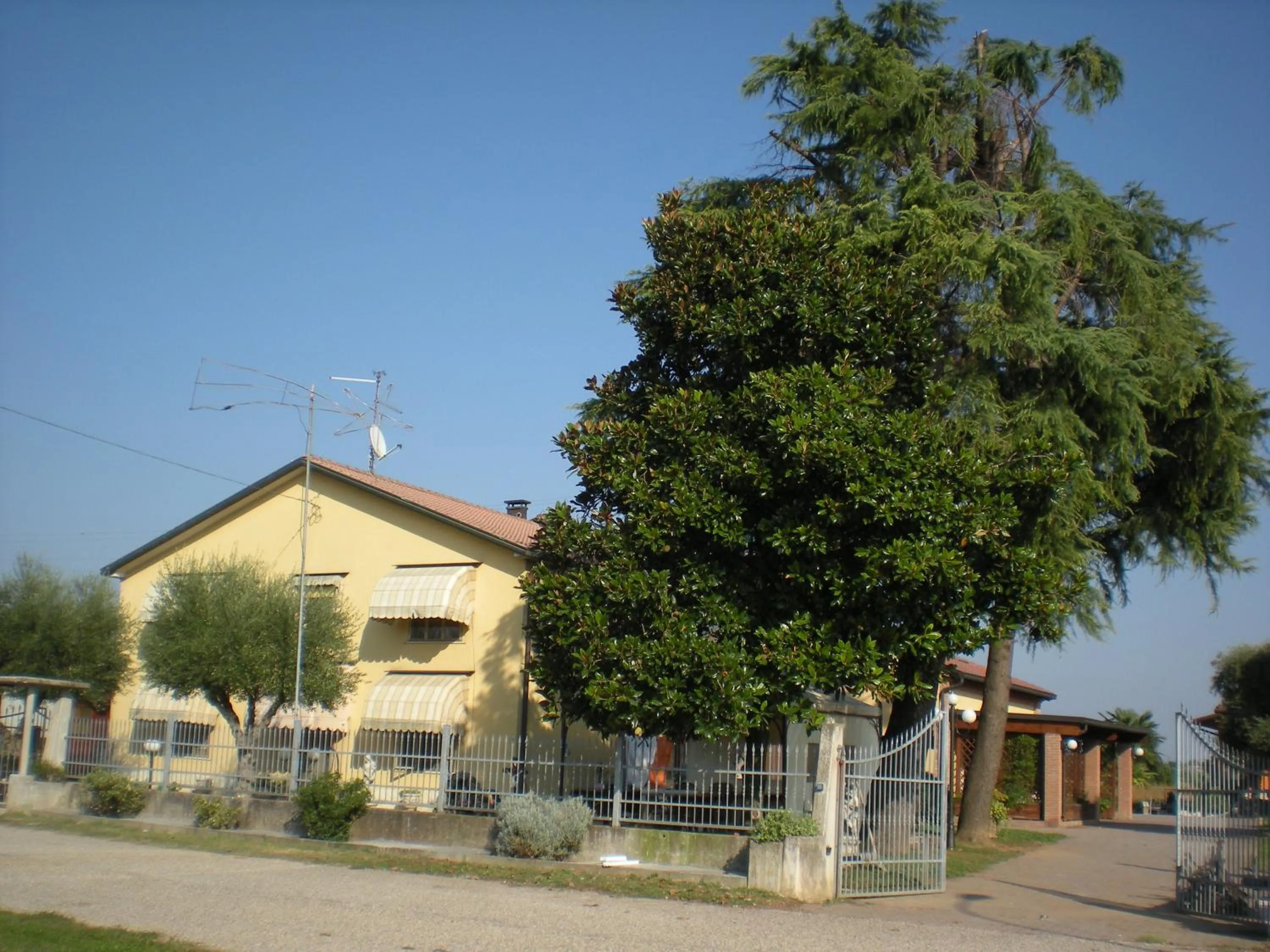 Property building in Camere Solidea