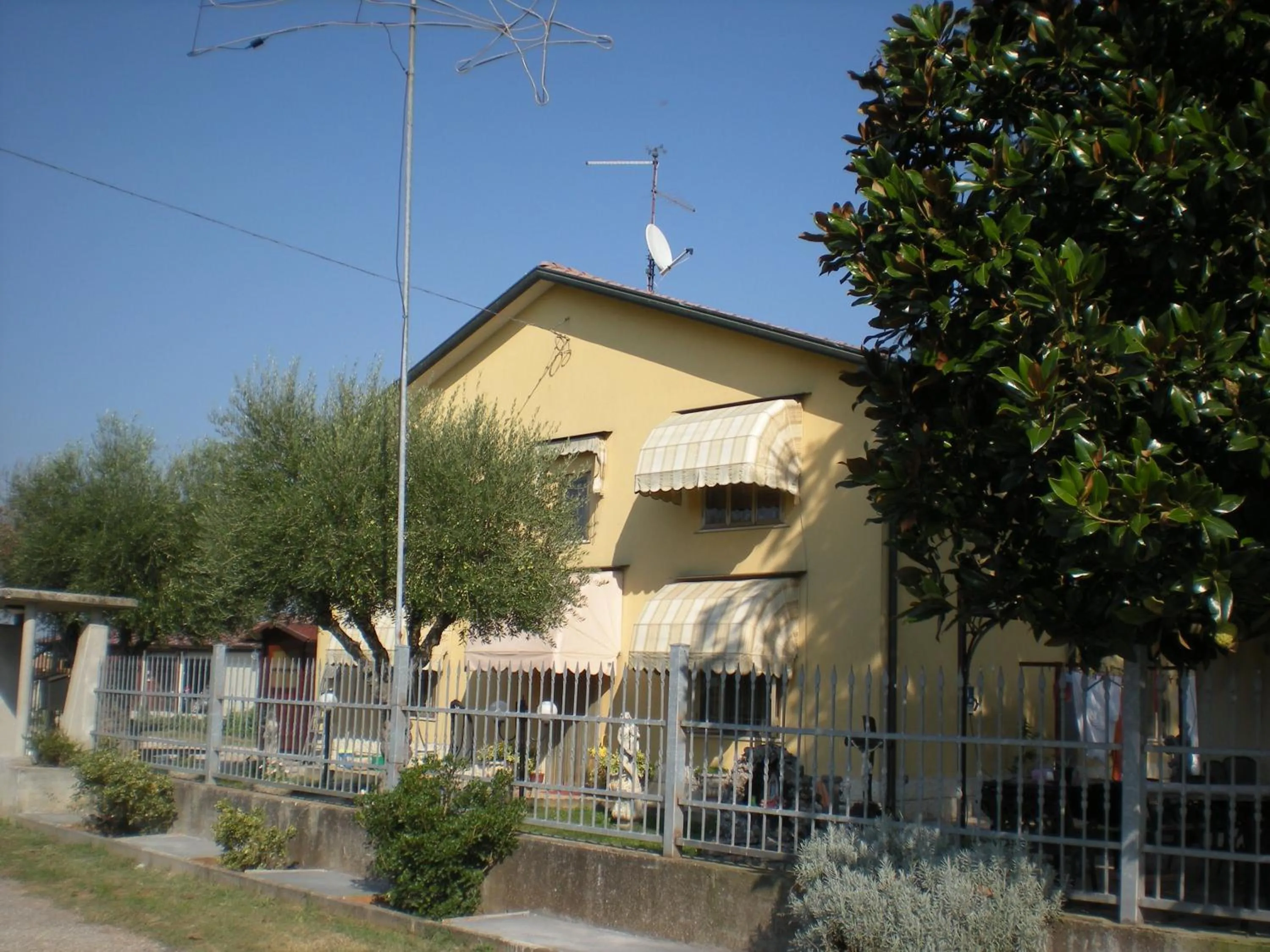 Property building in Camere Solidea