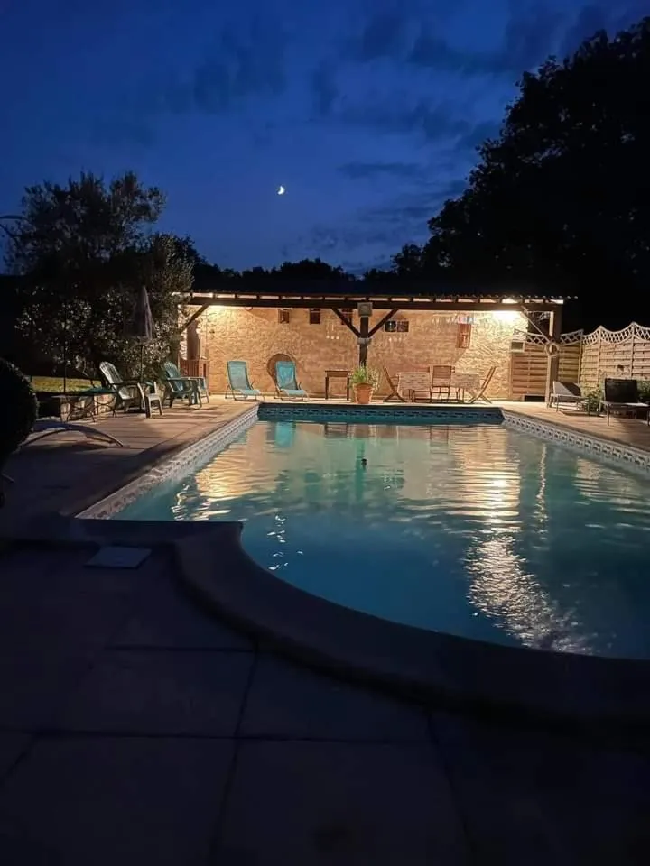 Night in Les Demeures de la Laigne