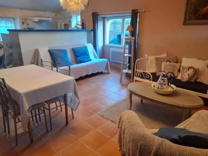 Living room, Bed in Les Demeures de la Laigne