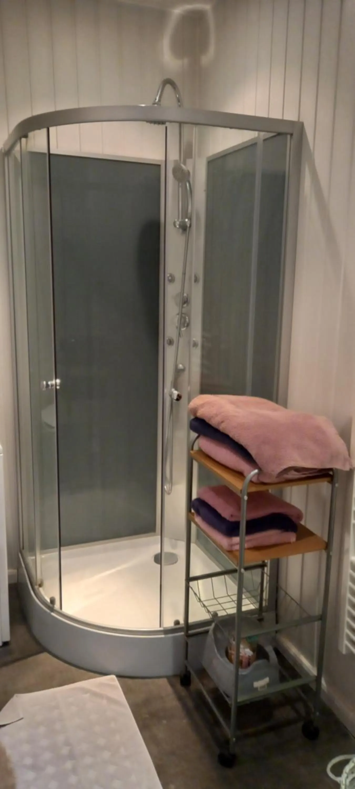 Bathroom, Bed in Les Demeures de la Laigne