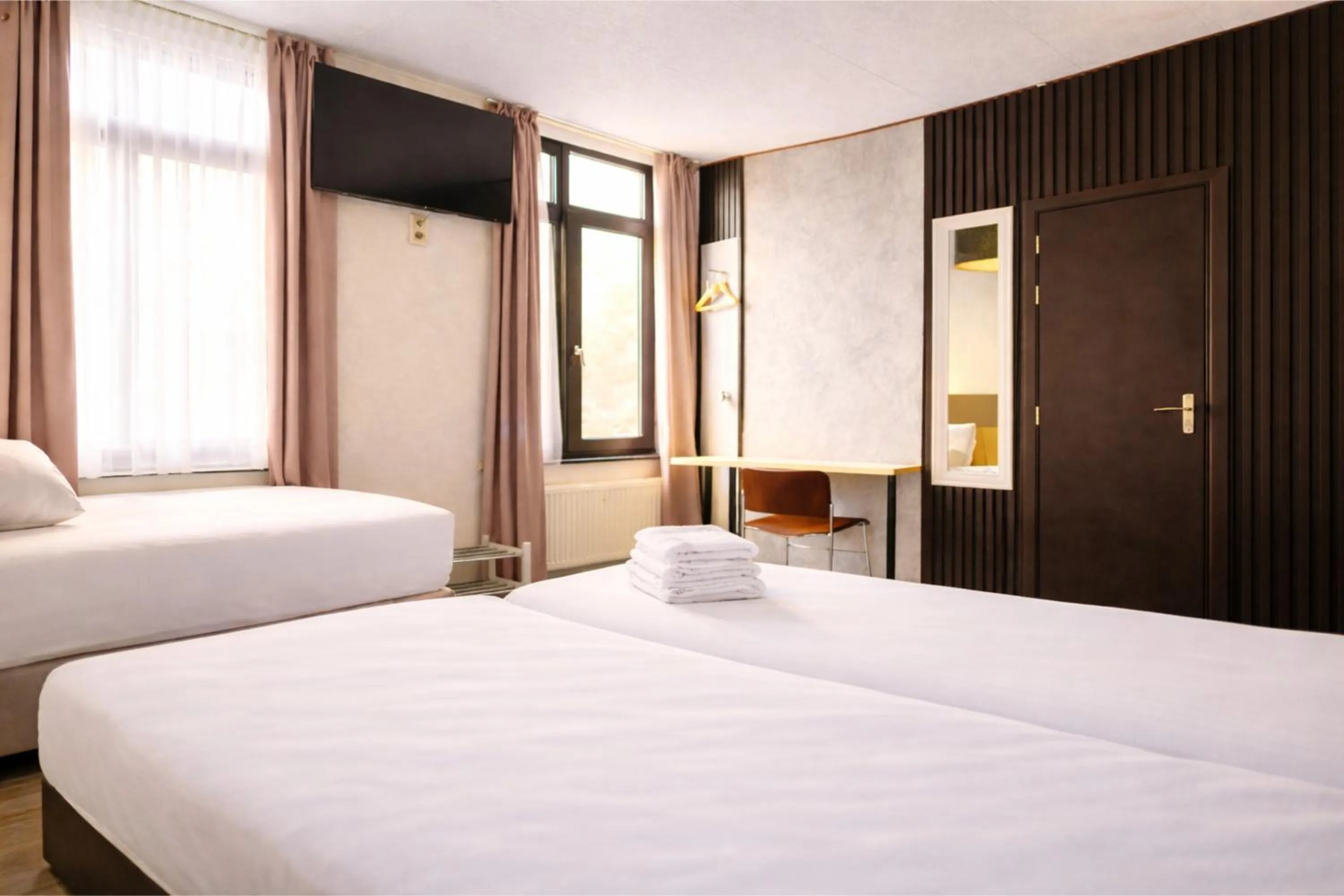 Bed in Hotel Le Centenaire Brussels Expo