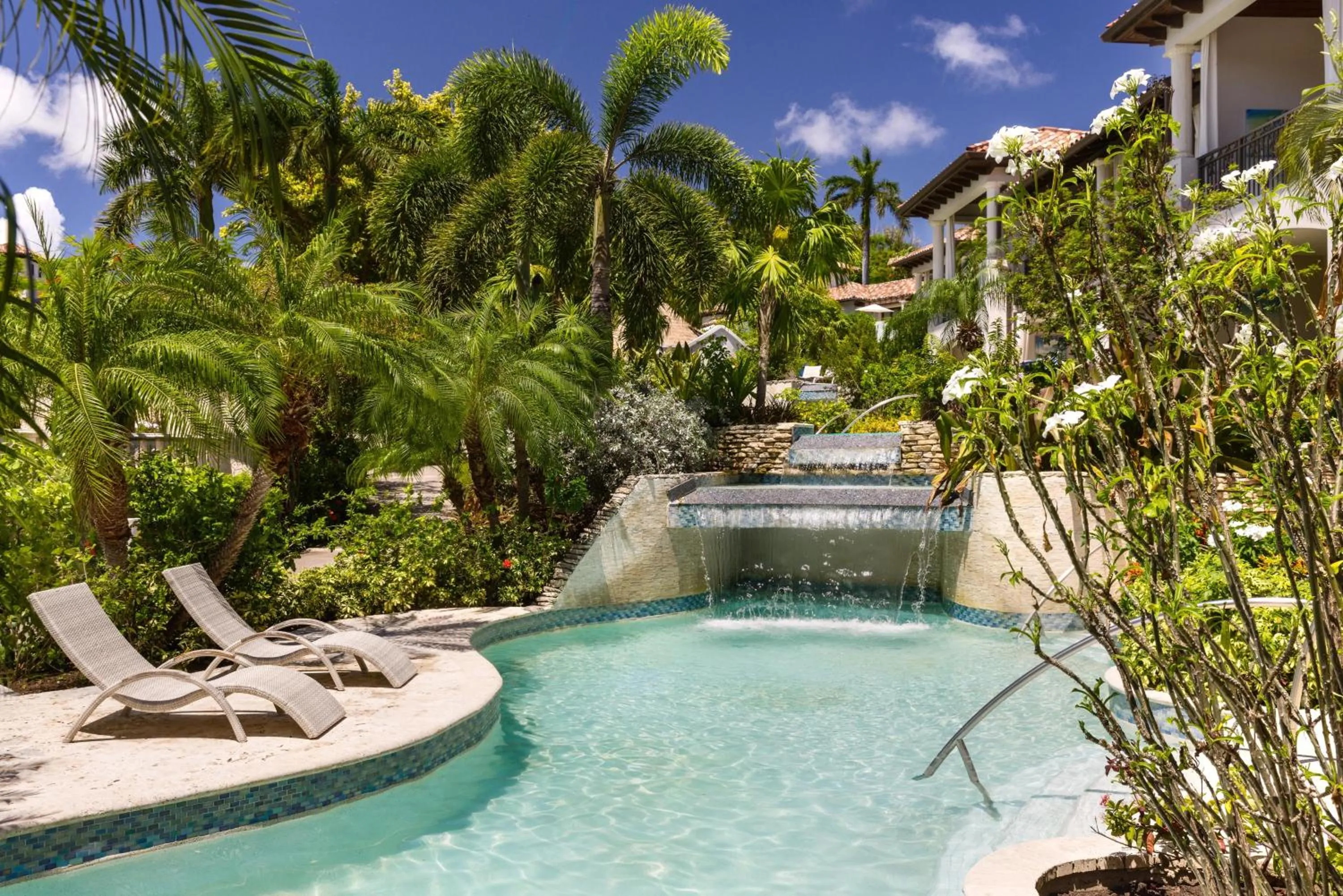 Swimming pool in Sandals Grenada All Inclusive - Couples Only