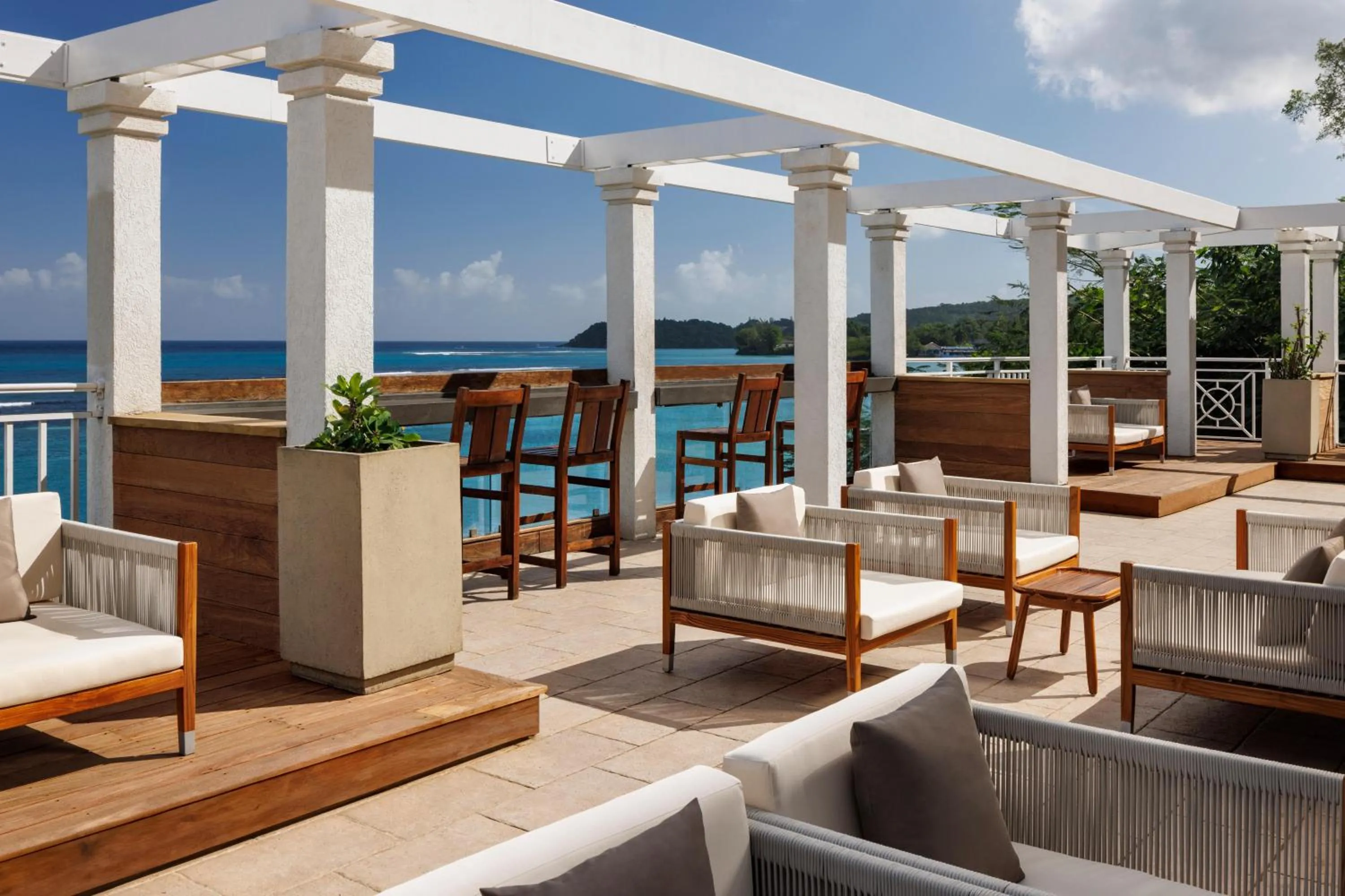 Lounge or bar in Sandals Ochi Beach All Inclusive Resort - Couples Only