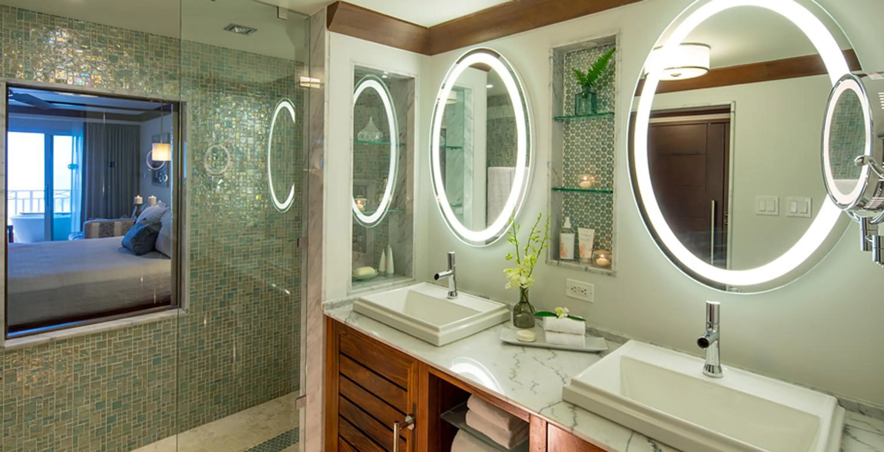 Beachfront Club Level Suite with Balcony Tranquility Soaking Tub in Sandals Barbados All Inclusive - Couples Only