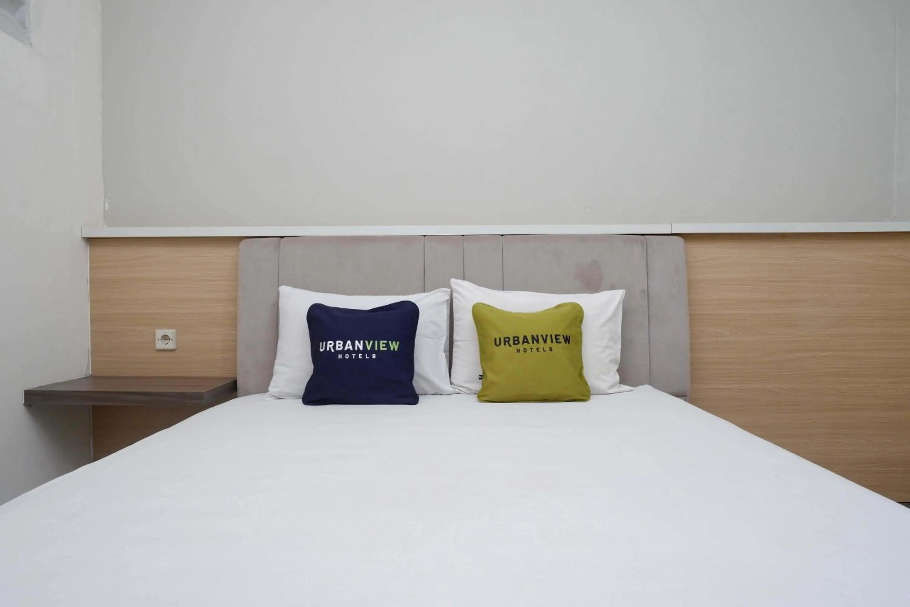 Bedroom, Bed in Urbanview Hotel Double Tree near RSUD Margono Purwokerto