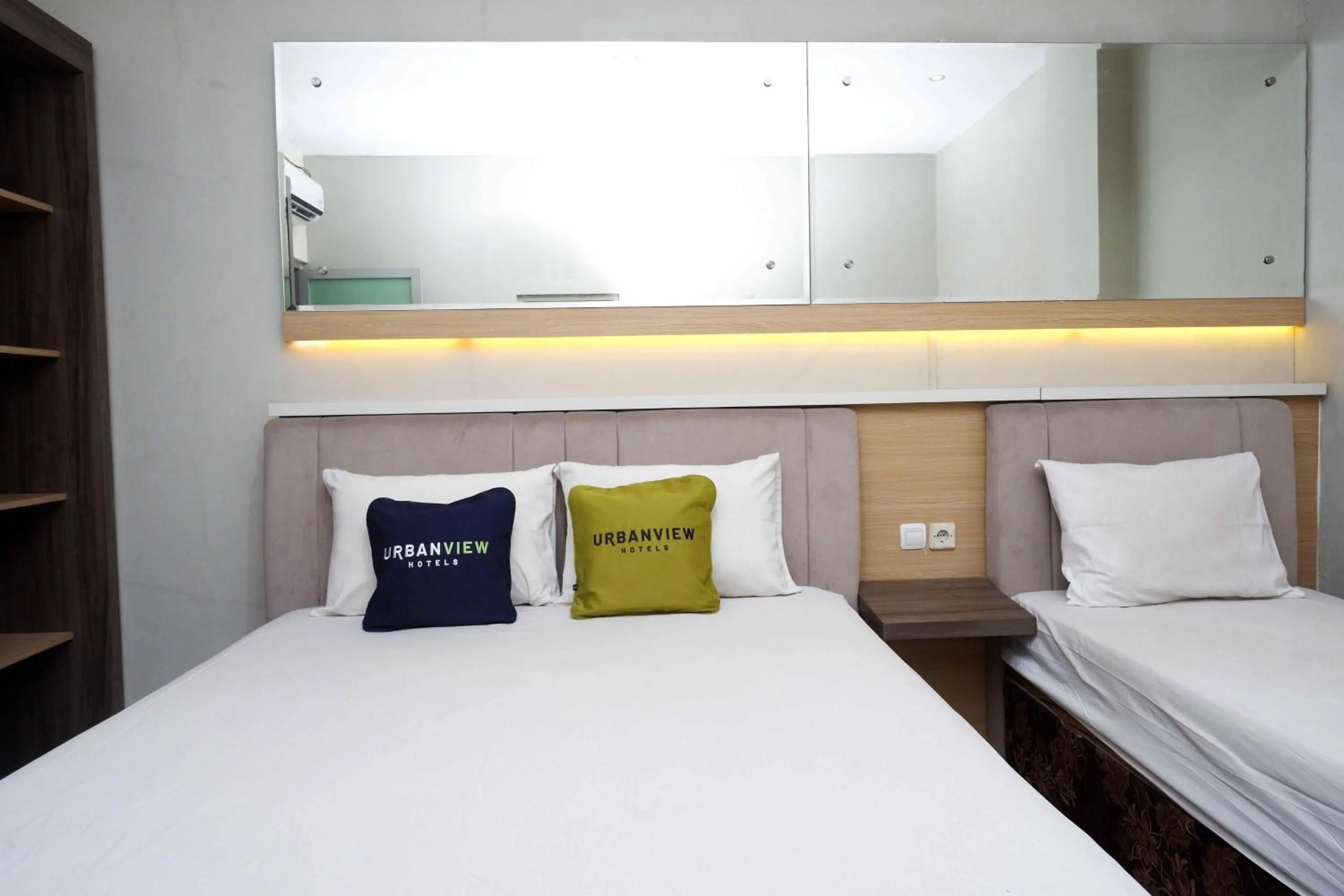 Bedroom, Bed in Urbanview Hotel Double Tree near RSUD Margono Purwokerto